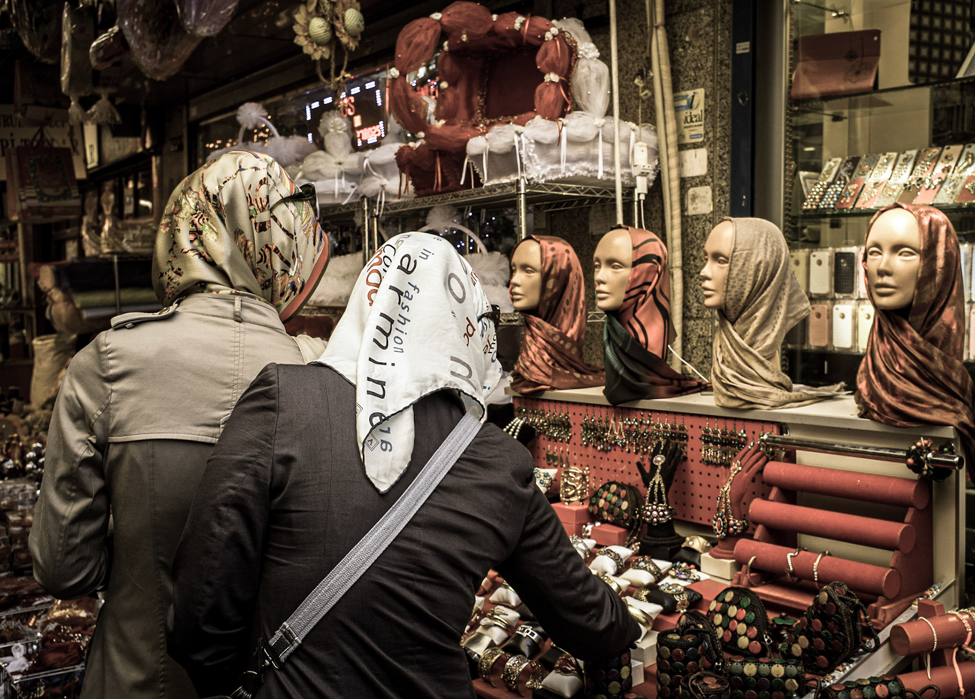 Kerchief used to cover head in Istambul