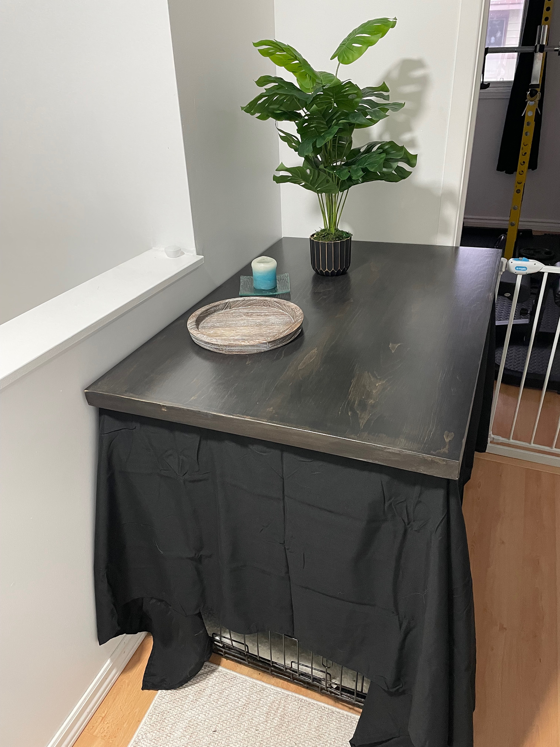Smooth Pine with Ebony Finish