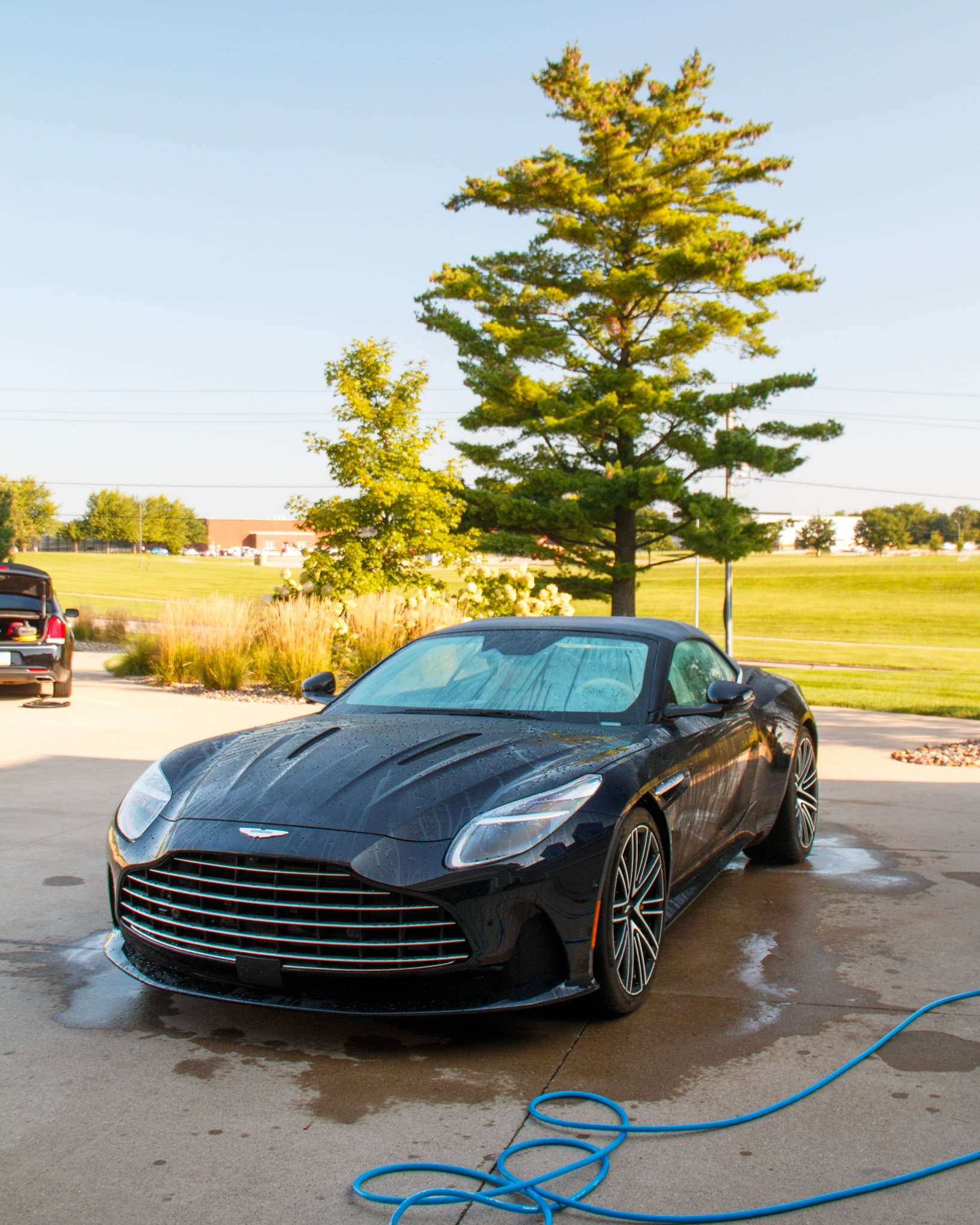 Aston Martin — frame 5