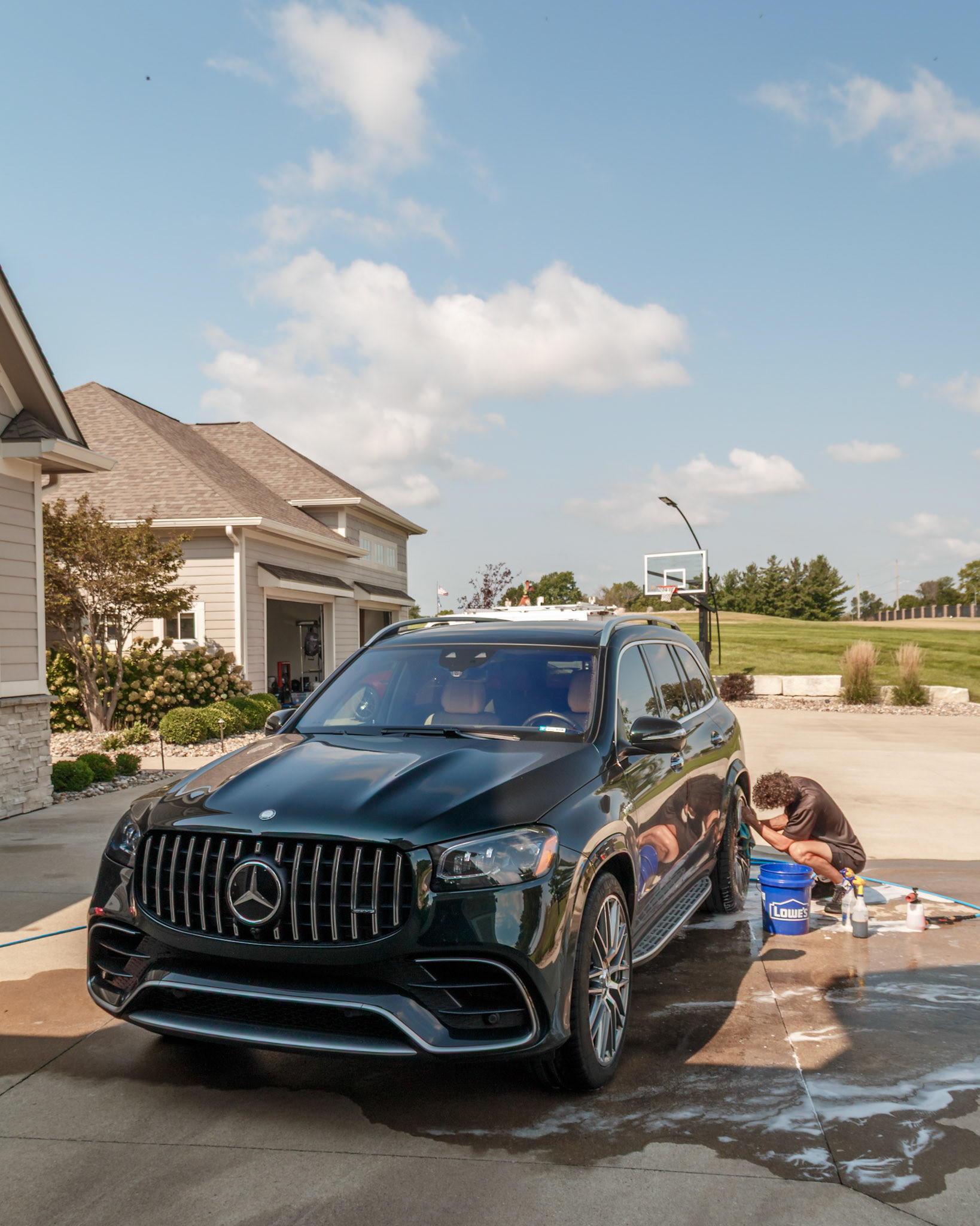 Mercedes — frame 4