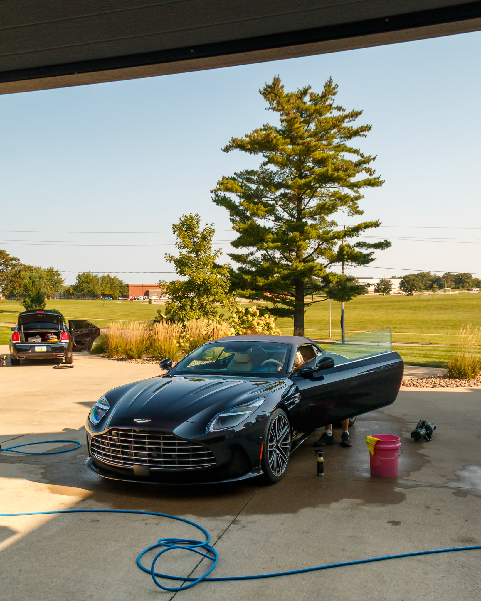 Aston Martin — frame 10