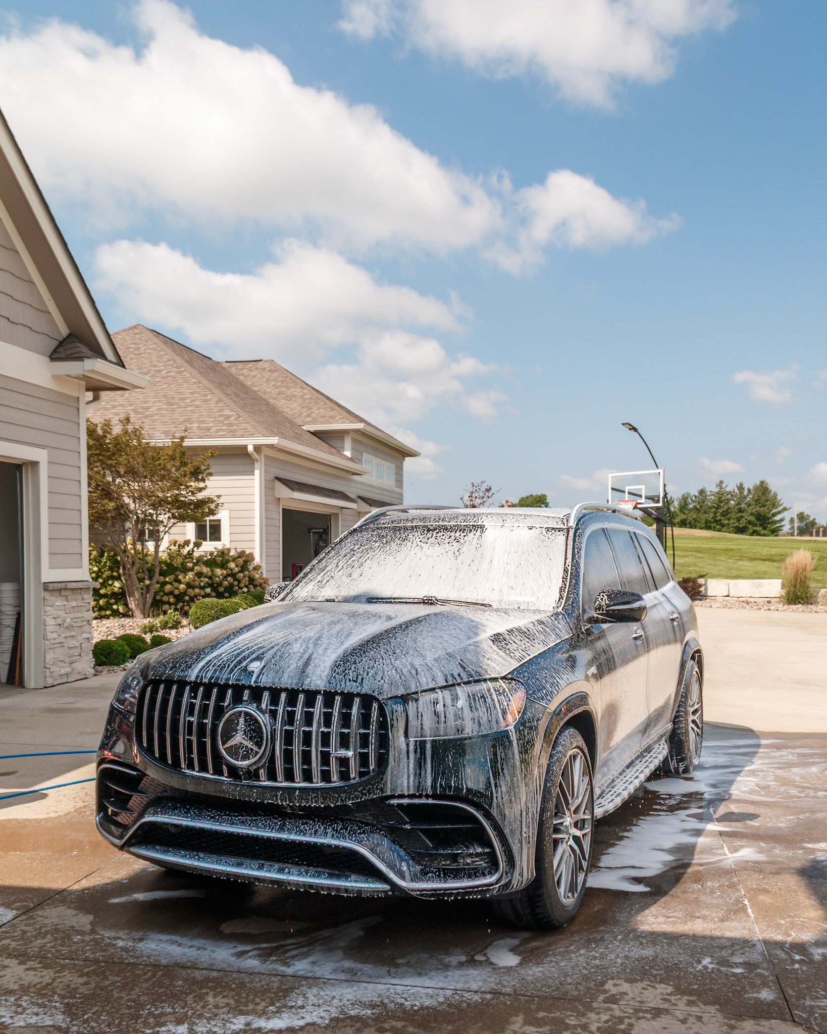 Mercedes — frame 8