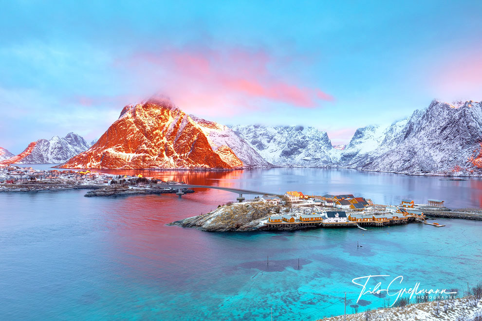 Sakrisoy at sunrise, Norway 