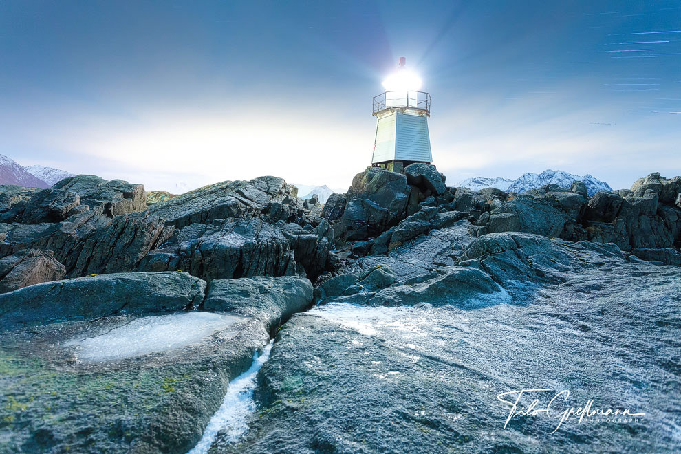 Laukvik lighthouse, 1.920 seconds exposure