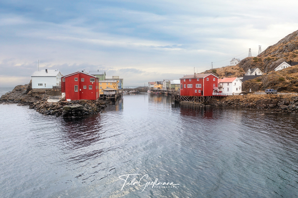 Bunte Häuser am Fjord