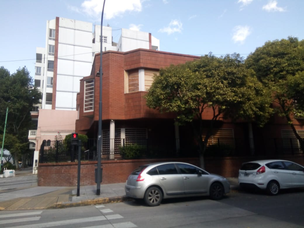 lateral facade