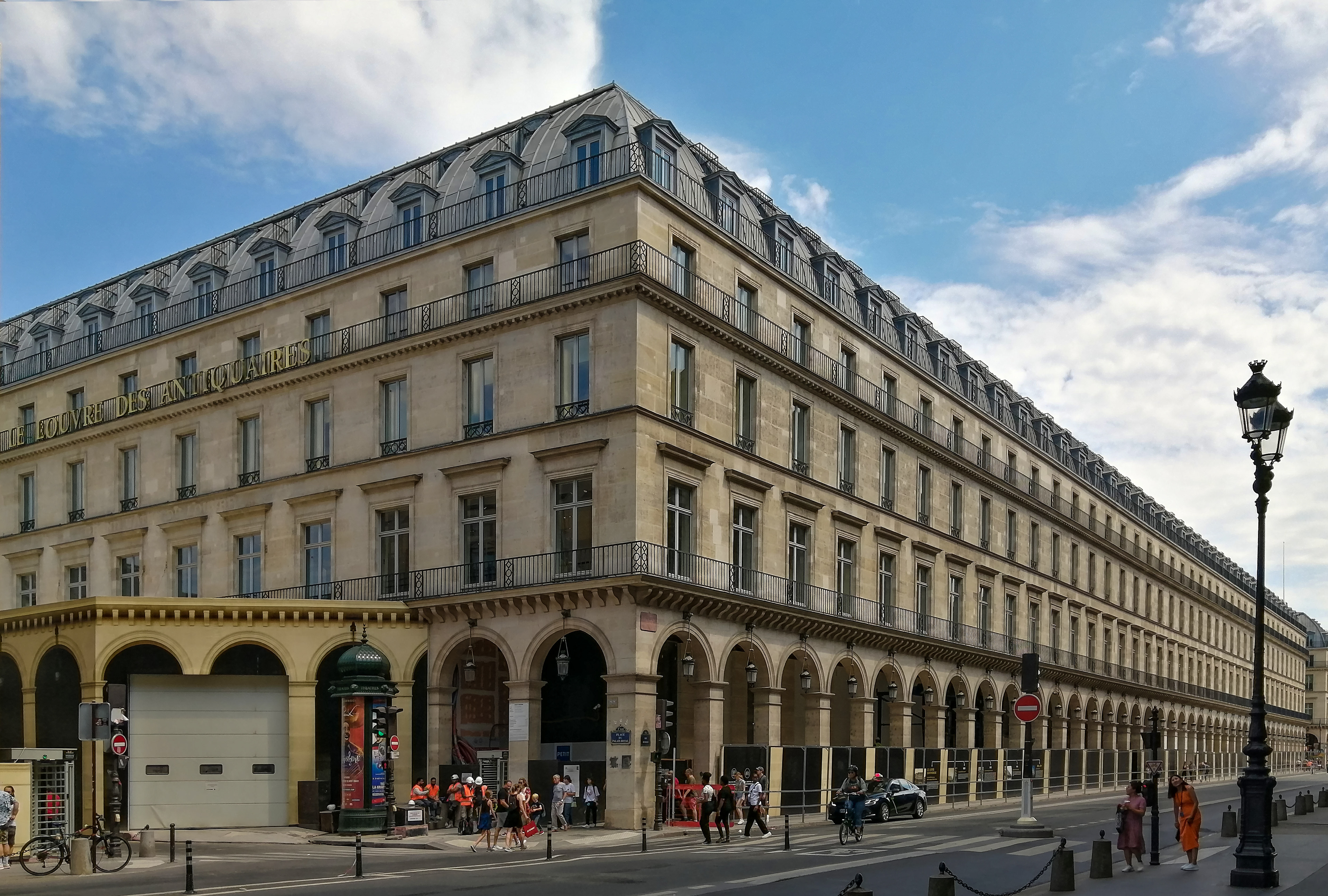 Le Louvre des Antiquaire, Paris, France