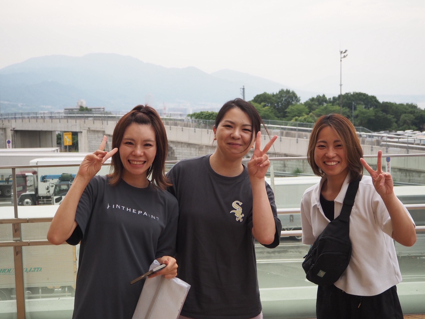 岡本莉奈コーチ・関茉里奈コーチ・川上亜子コーチ