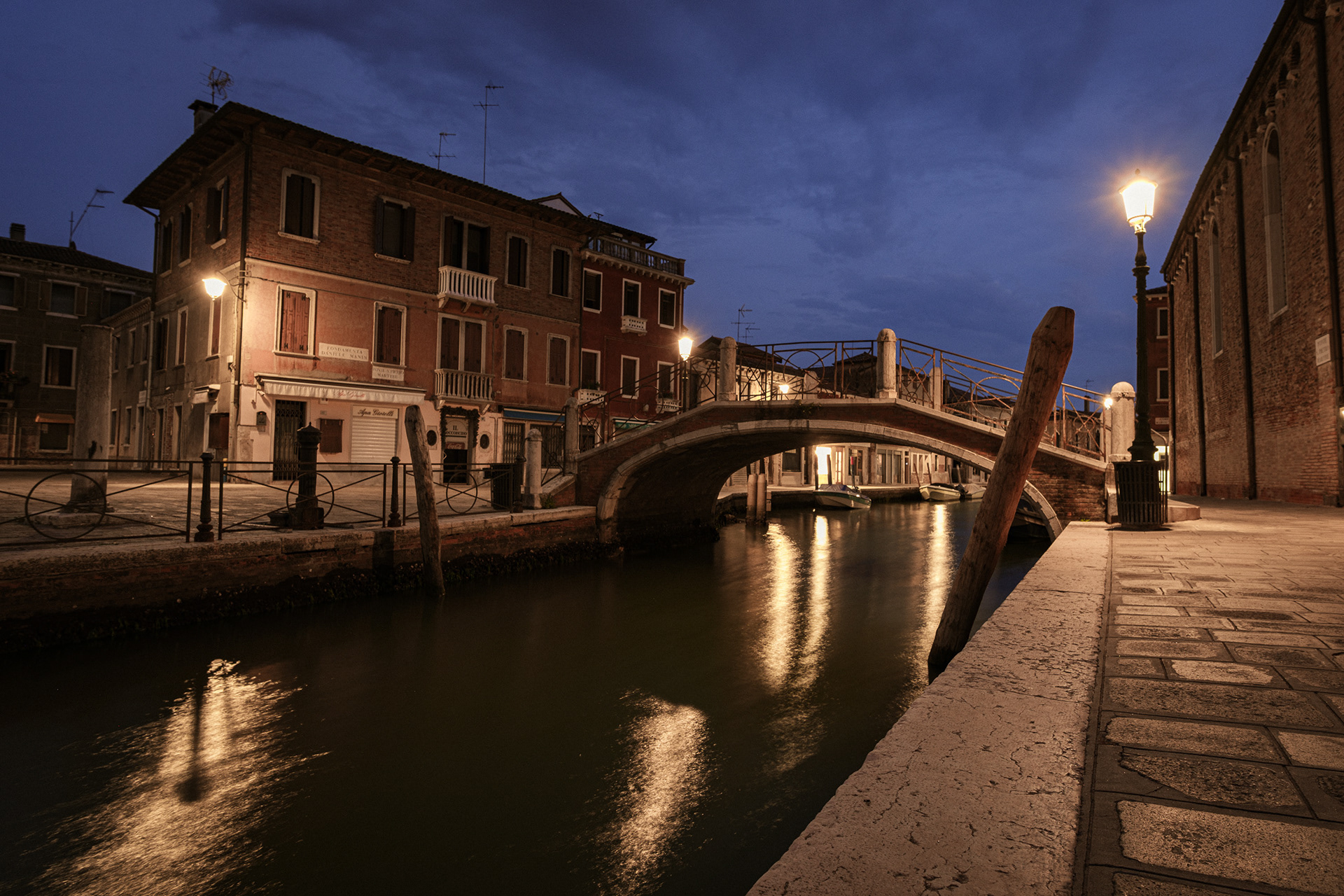 Murano, Italy. Bridge over Rio dei Vetrai – 5.0 sec, f. 4.5, ISO 125 – 13 mm