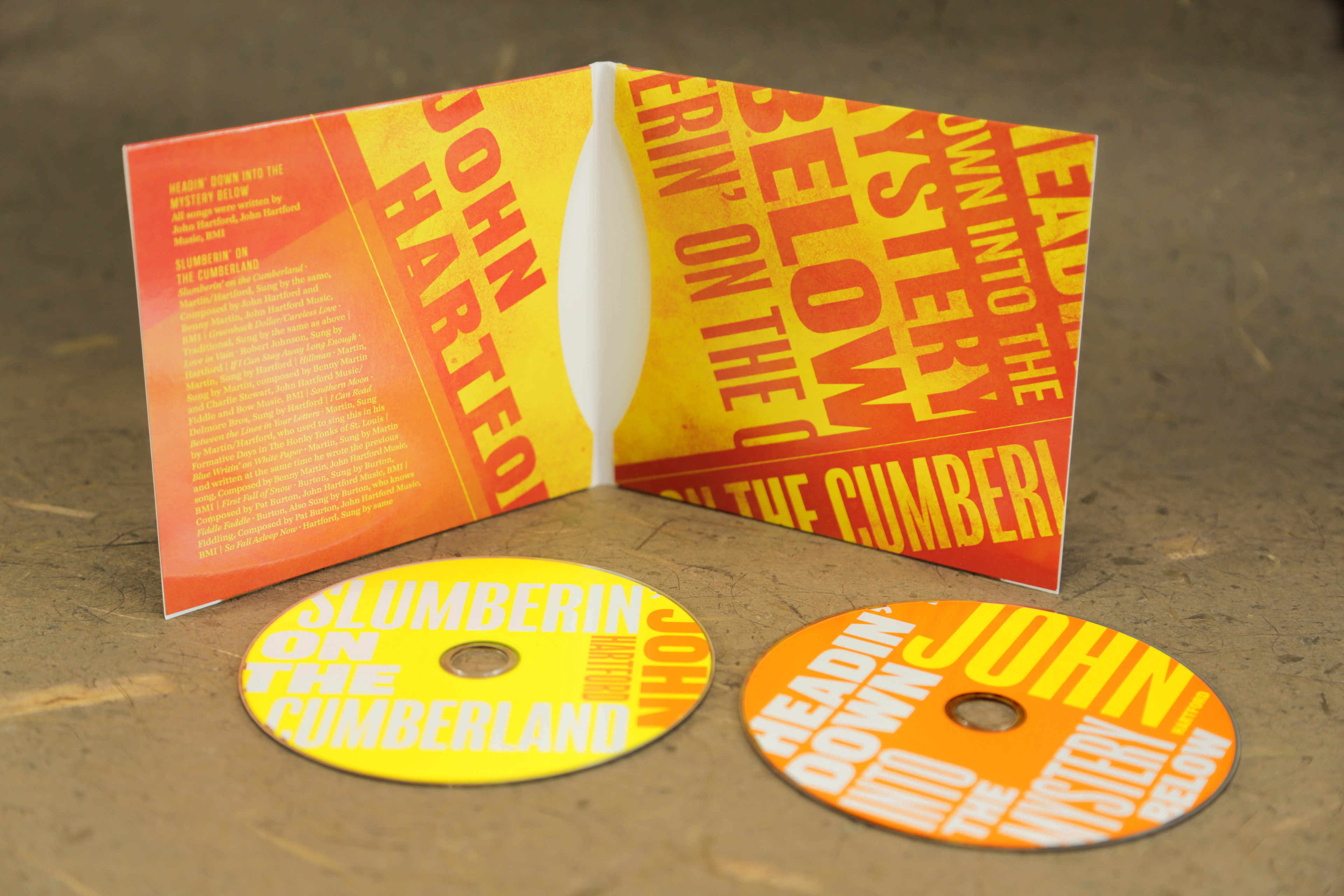 Packaging interior + CDs