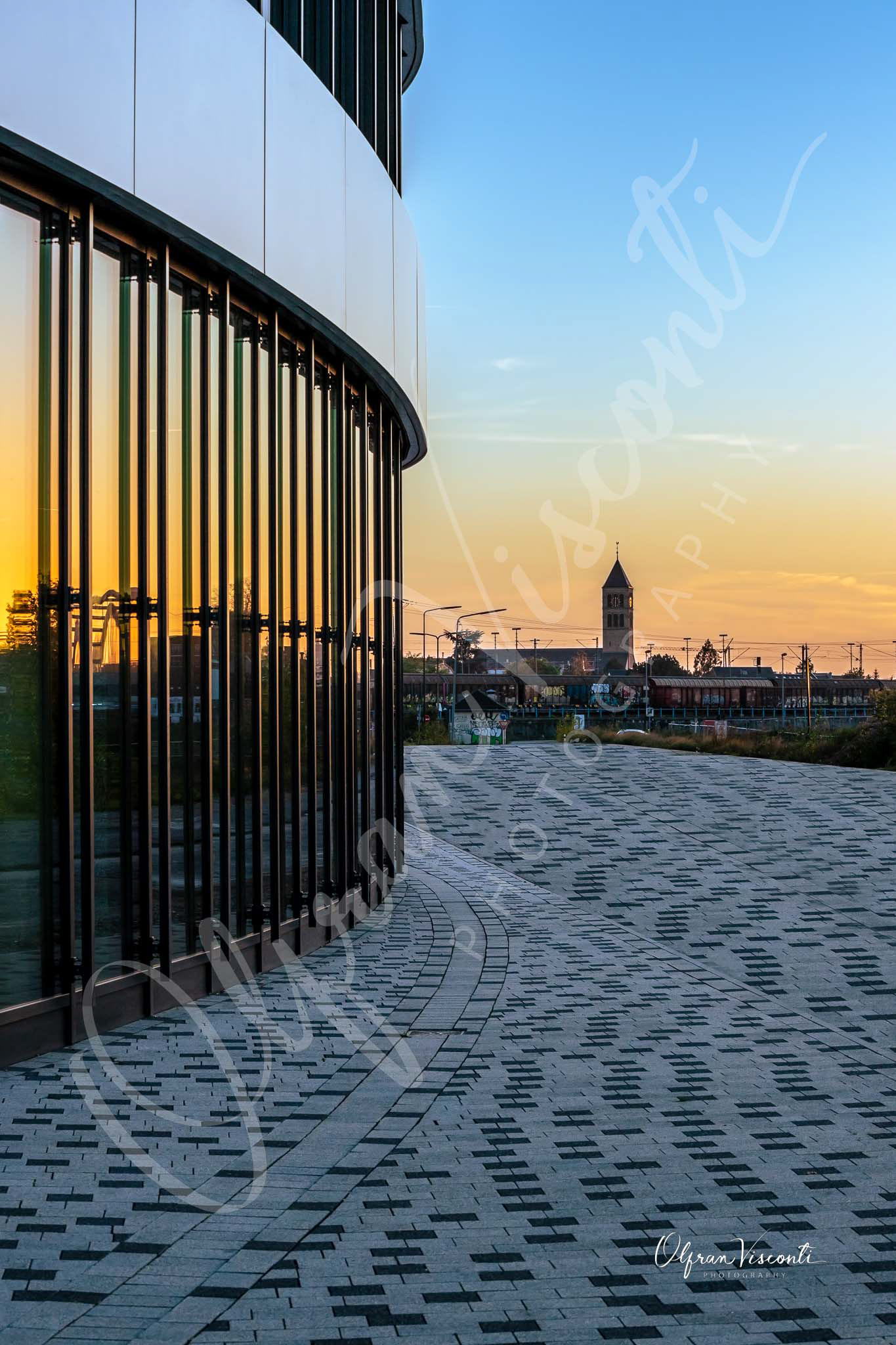 10. Sunset in the window. Düsseldorf. Germany.