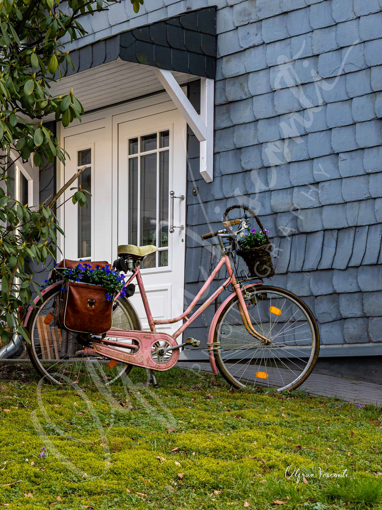 104. Bicycle garden deco in Solingen.