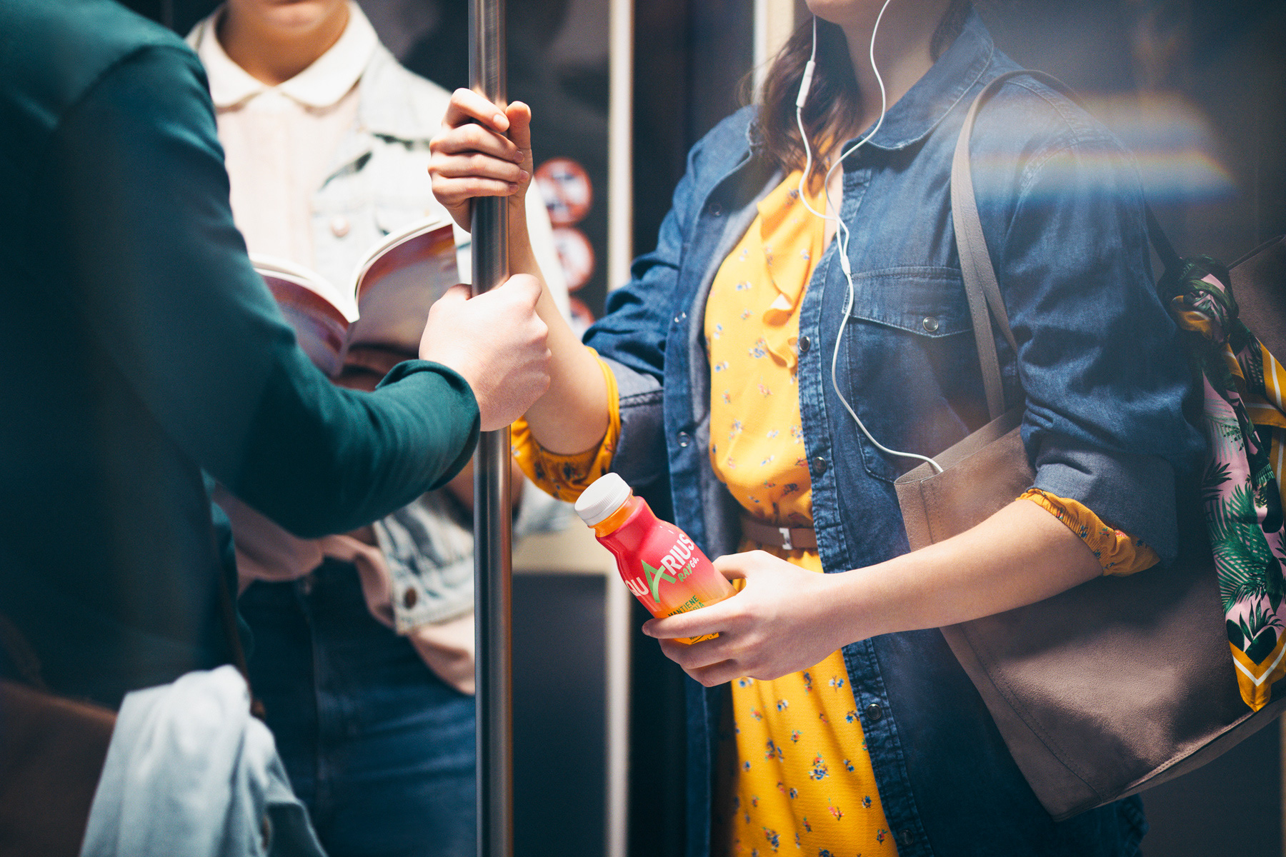 Decorado ficticio de vagón de metro para fotografía. Imagen creada para AQUARIUS RAYGO.