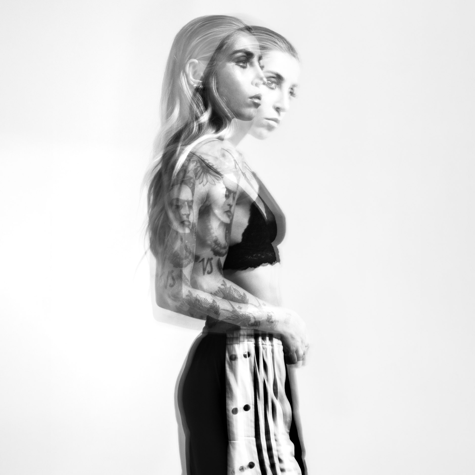 Slow shutter: multiple flash exposures in a Single Frame. Model: Mina Winkel.