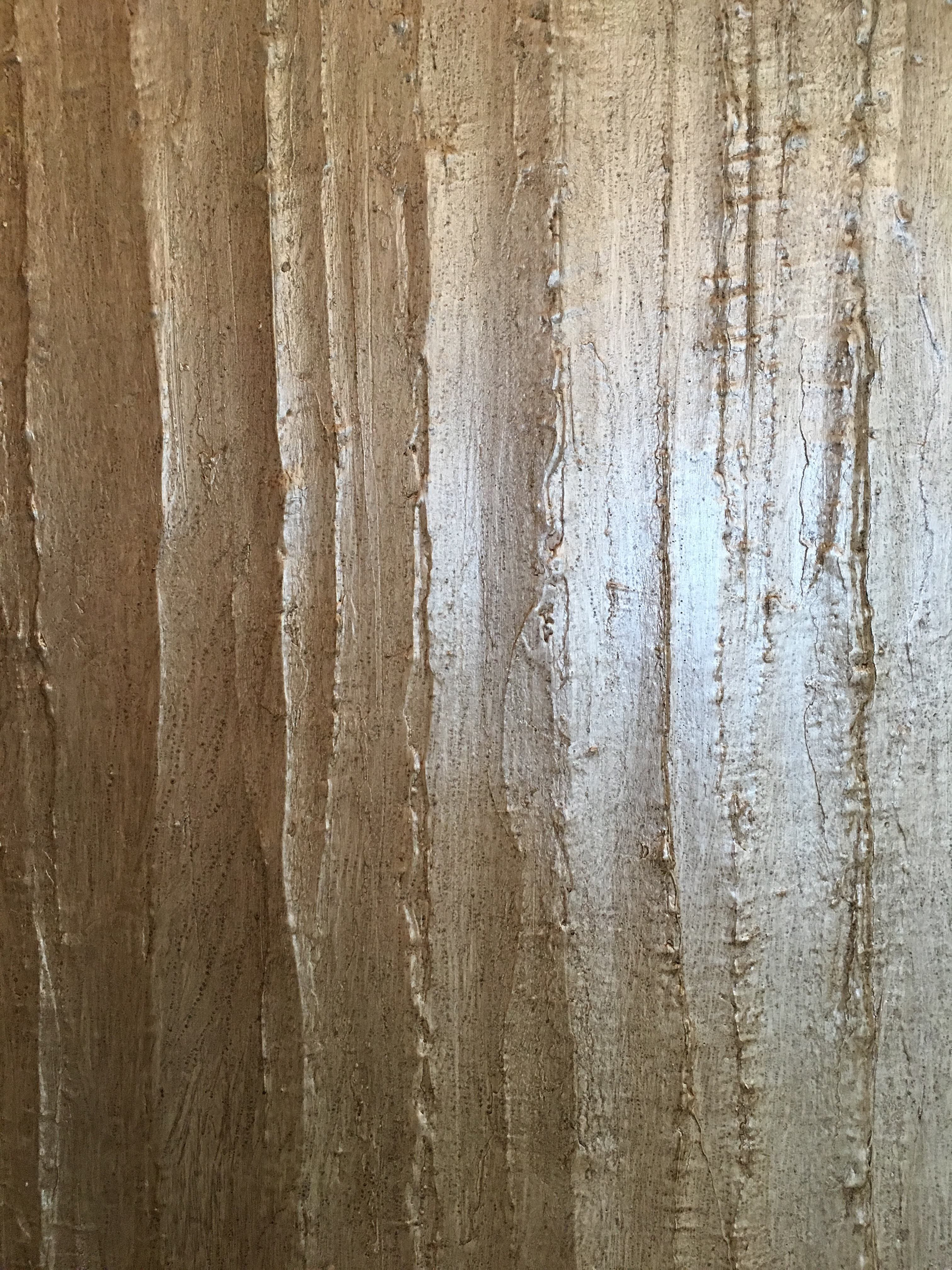 The shiny bark.