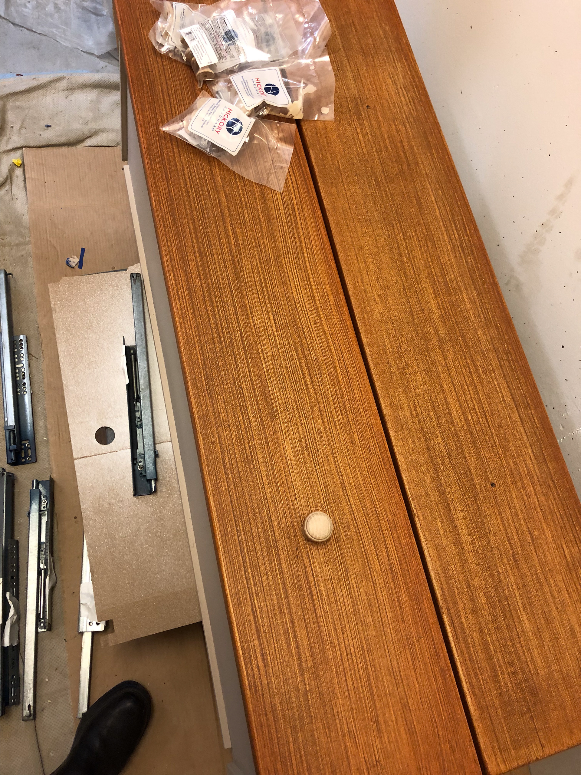 Finished drawers and installing the oak knobs