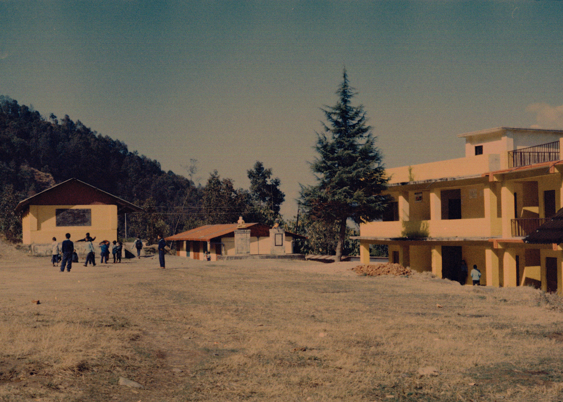 The local elementary school in Bungathali.