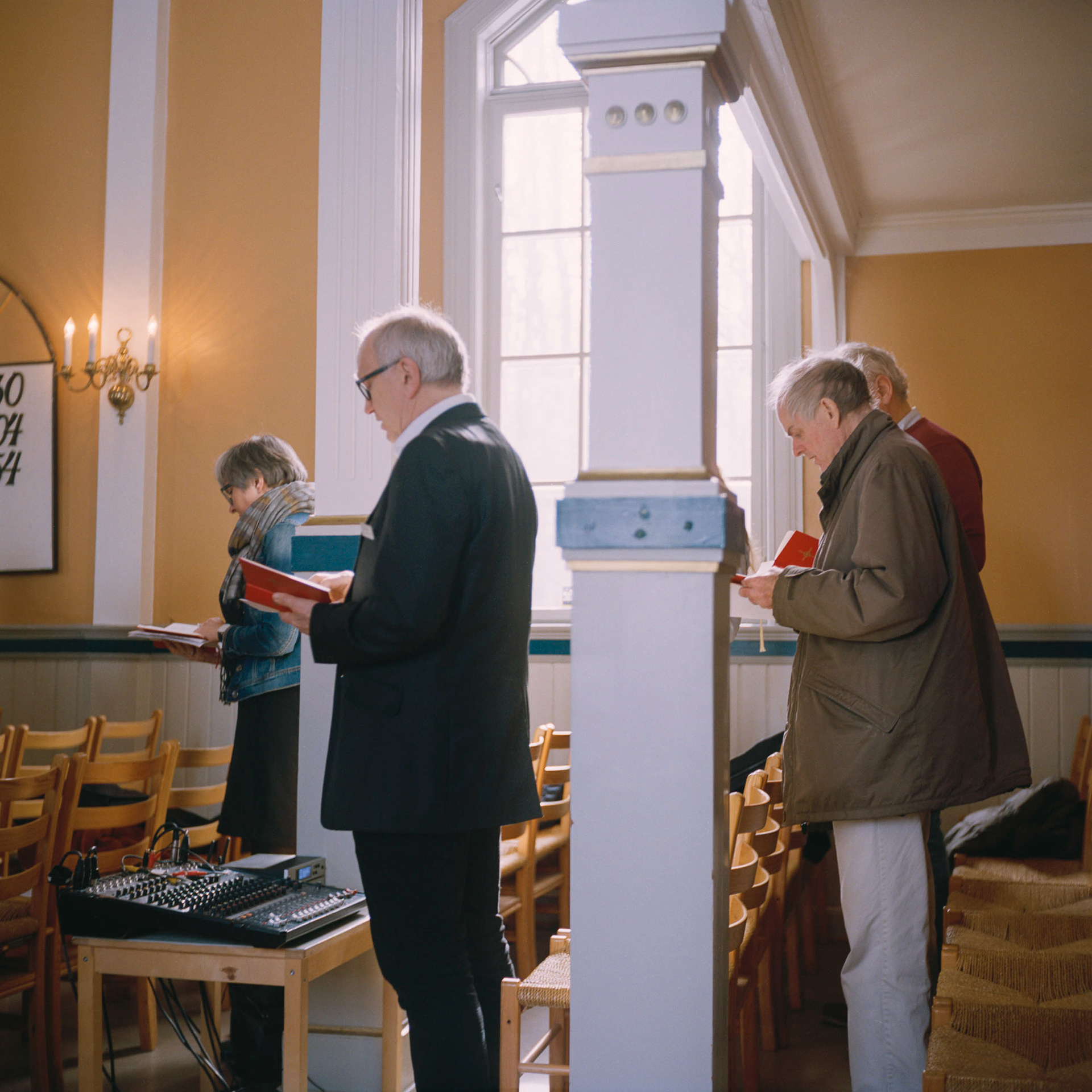Religious service in Nærsnes church in Buskerud.