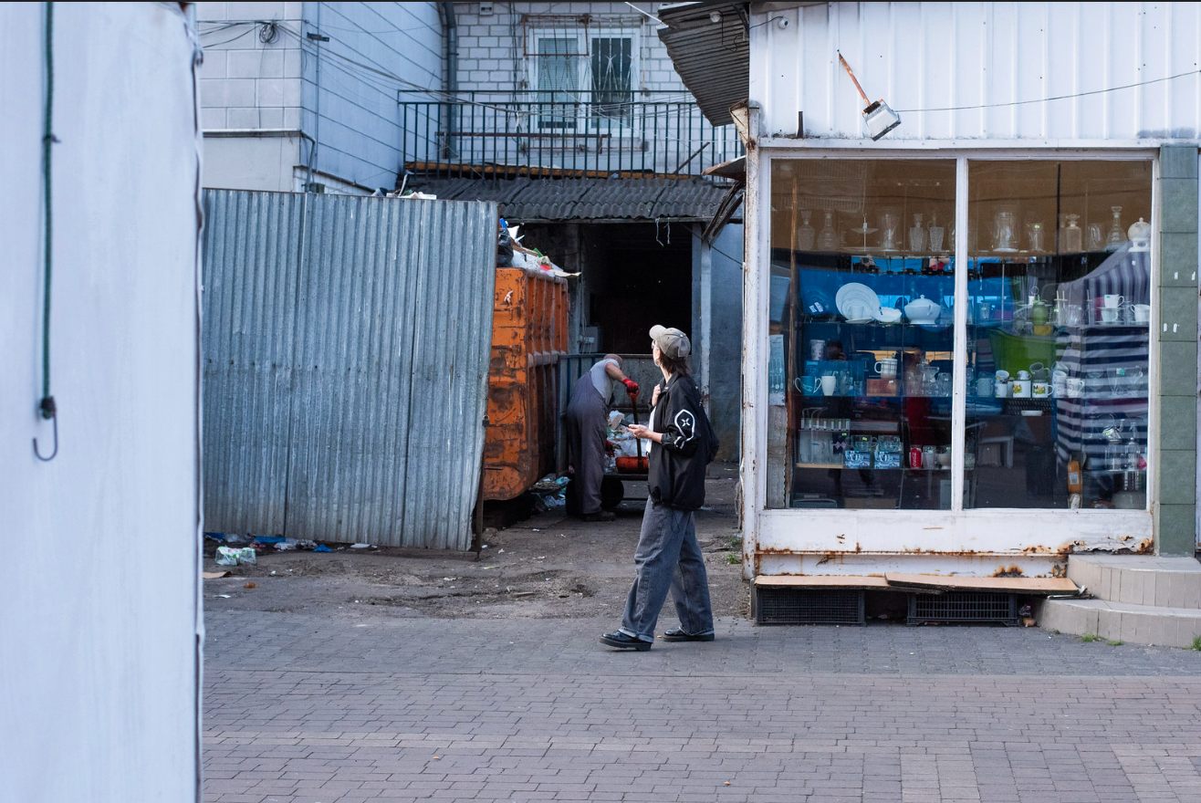 Documentation of the "Voices of Grochów"  at Szembek Bazaar (2025). Photo: Adam Durjasz / Dom Sztuki