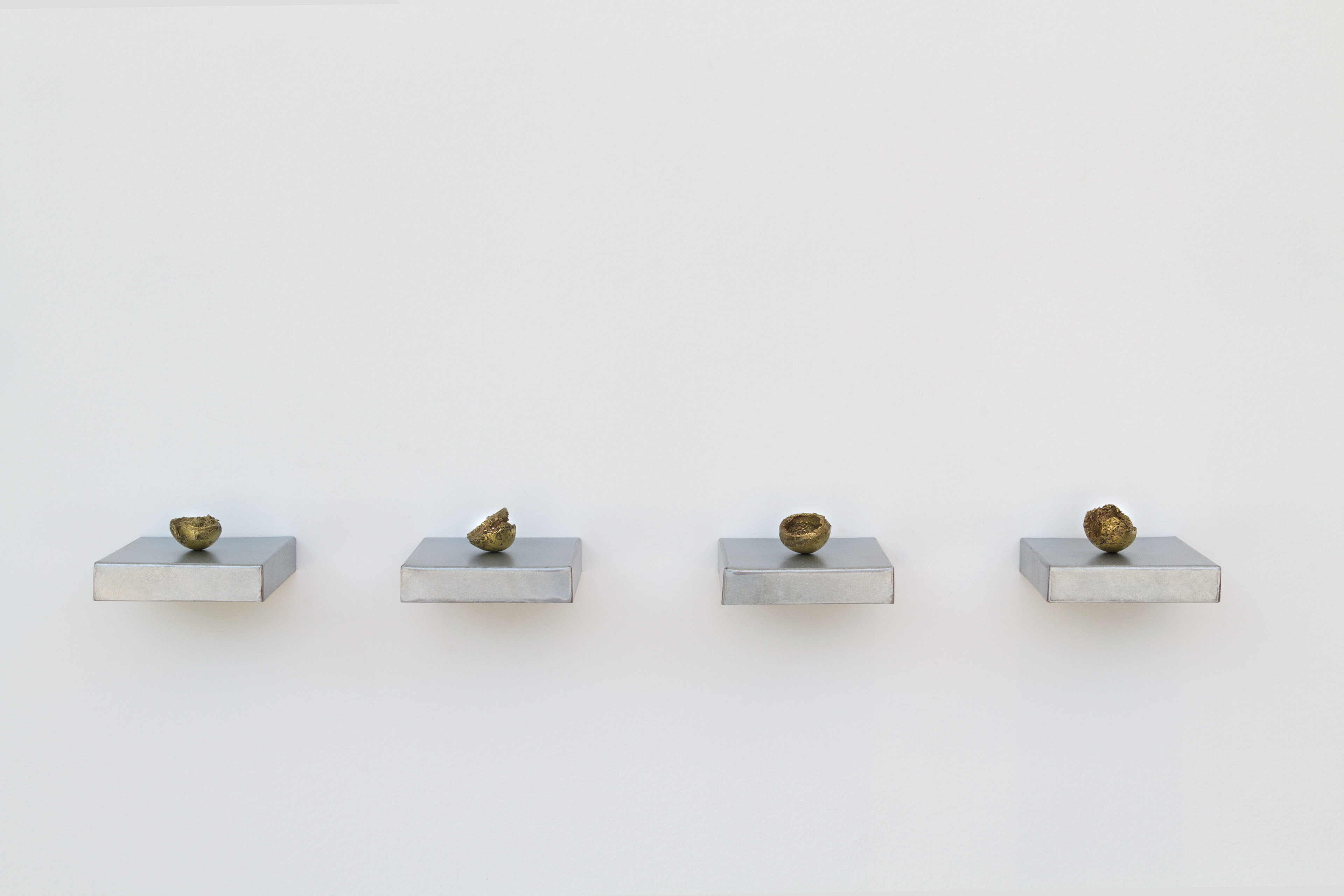 Ova 1,2,3,4. Fundición de bronce (huevos). 12,5 x 12,5 x 5 cm.