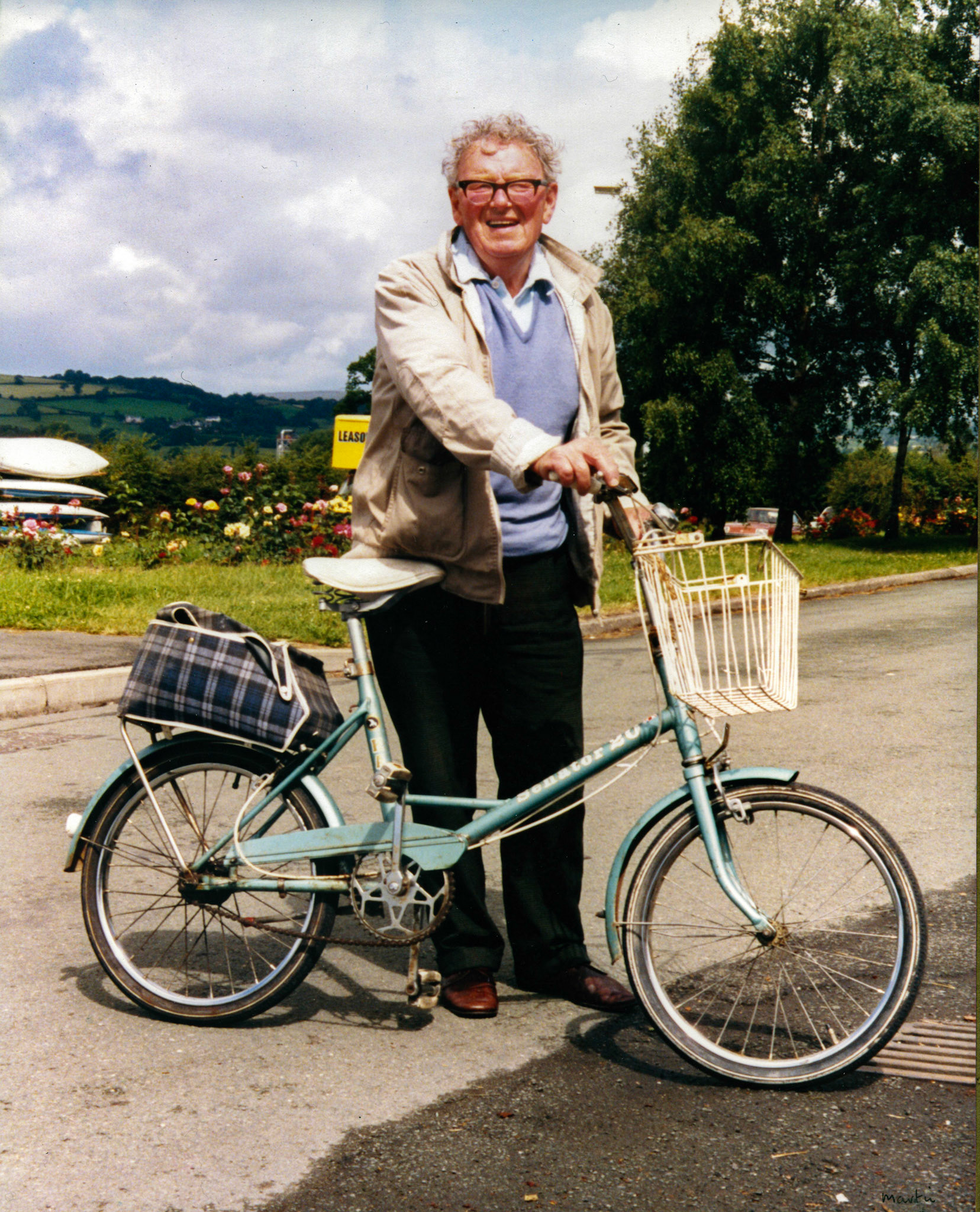 Dai Roberts with bike. 1988