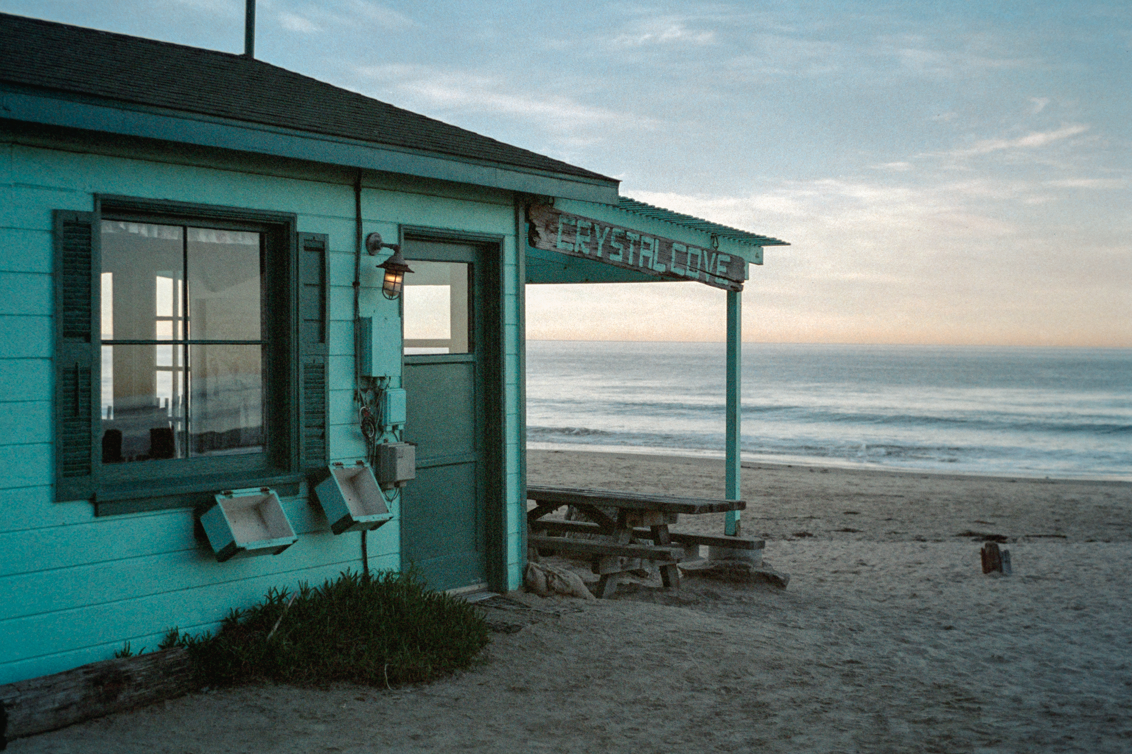 Newport Beach, California - Nikon F4 | 50mm F4 | 1/250 | Expired Kodak GC 400