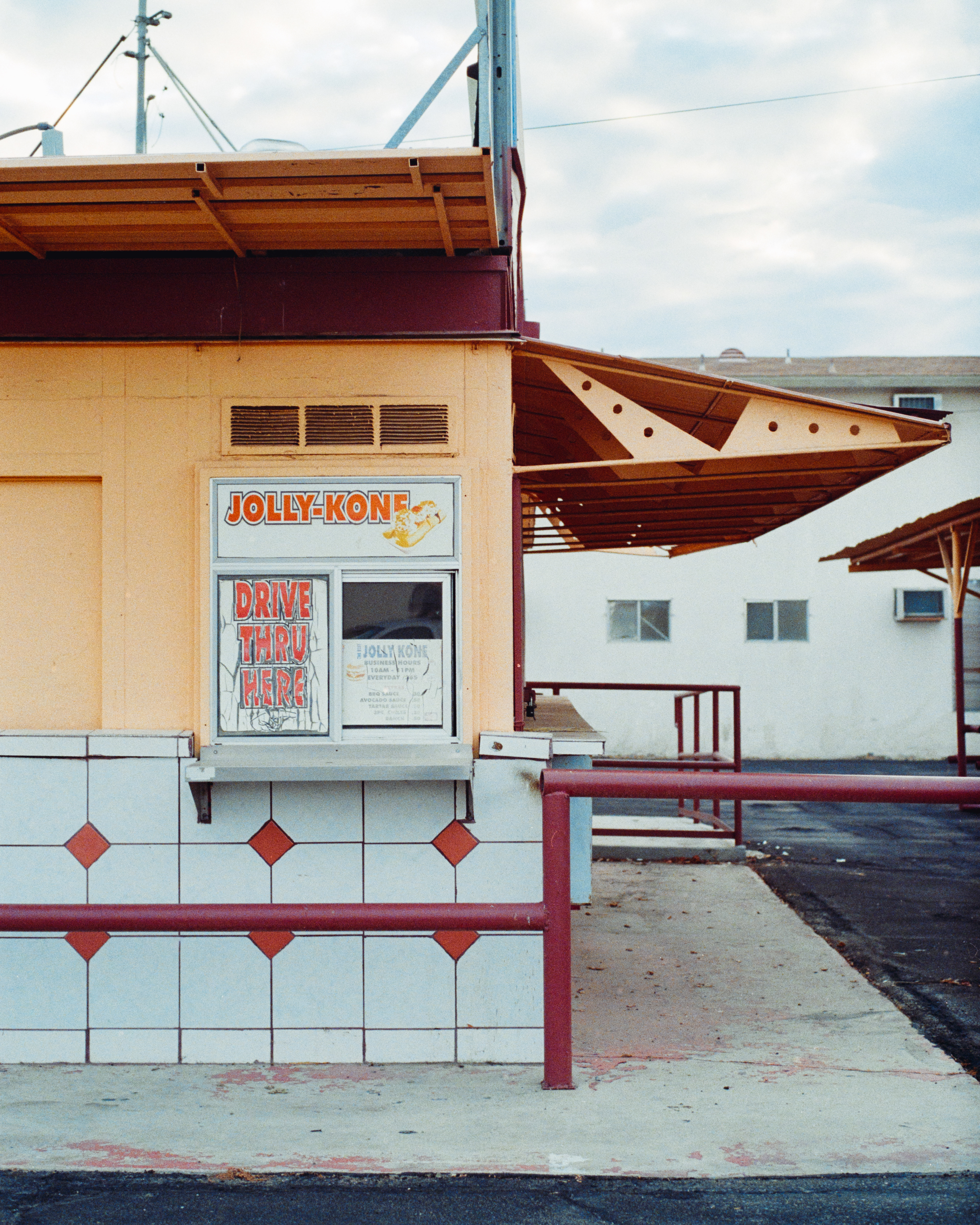 Wasco, California - Nikon FM | 50mm | F4 | 1/250 | Fujifilm 400