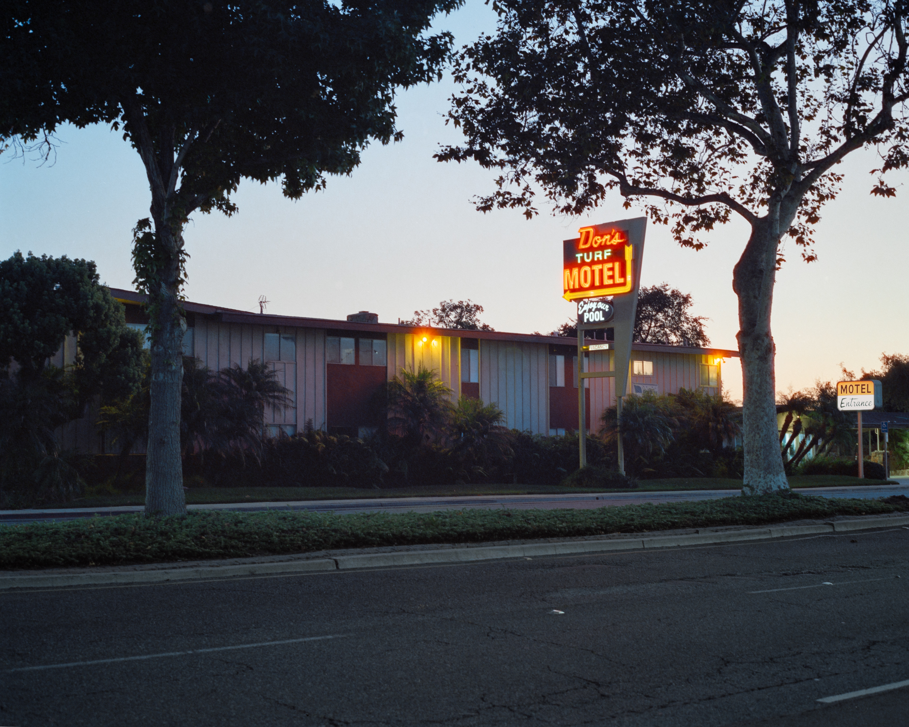 Los Alamitos, California - Bronica GS-1 | 100mm | F8 | 1/2 | Cinestill 800T