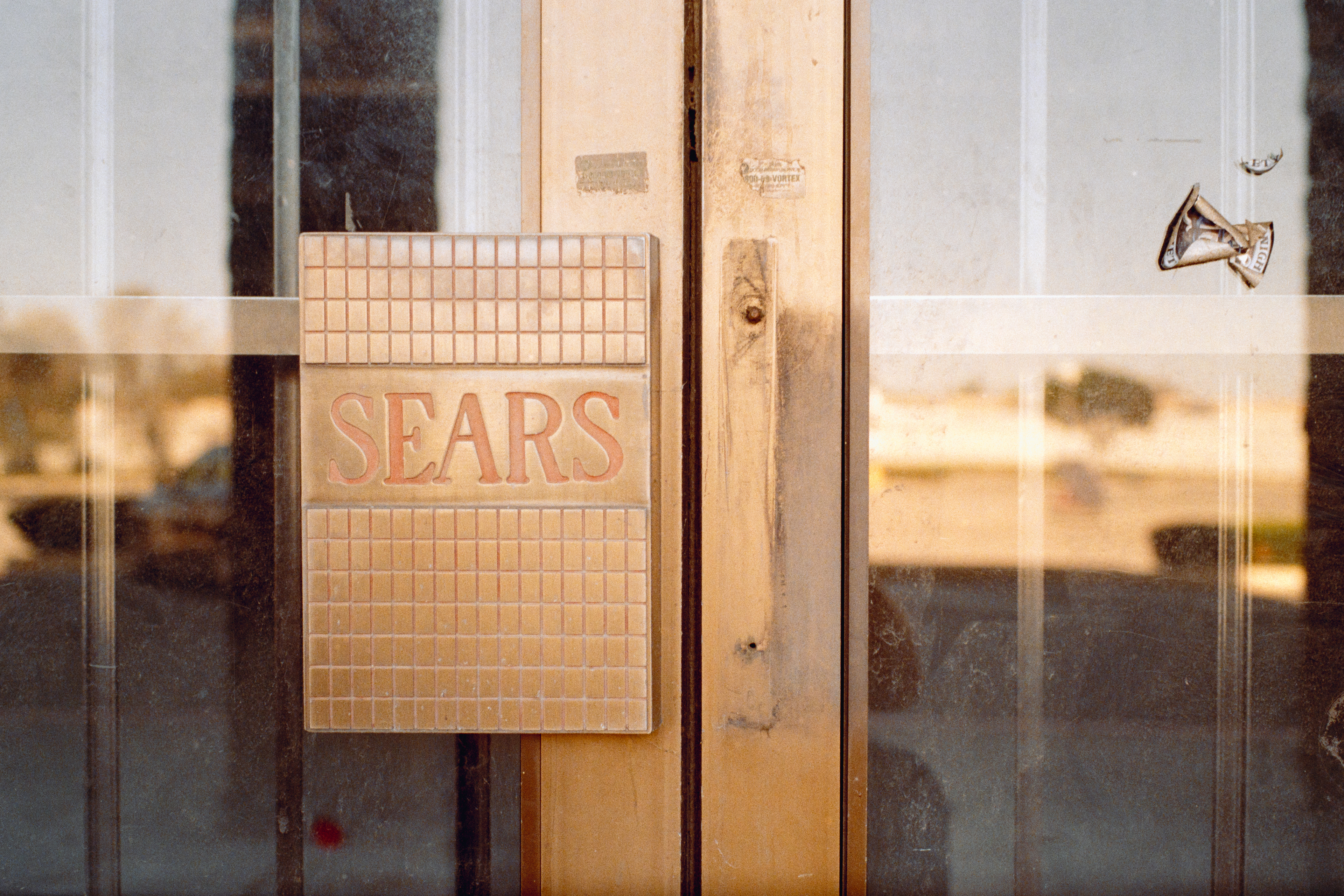 Westminster, California - Nikon FM | 50mm | F4 | 1/125 | Fujifilm 400