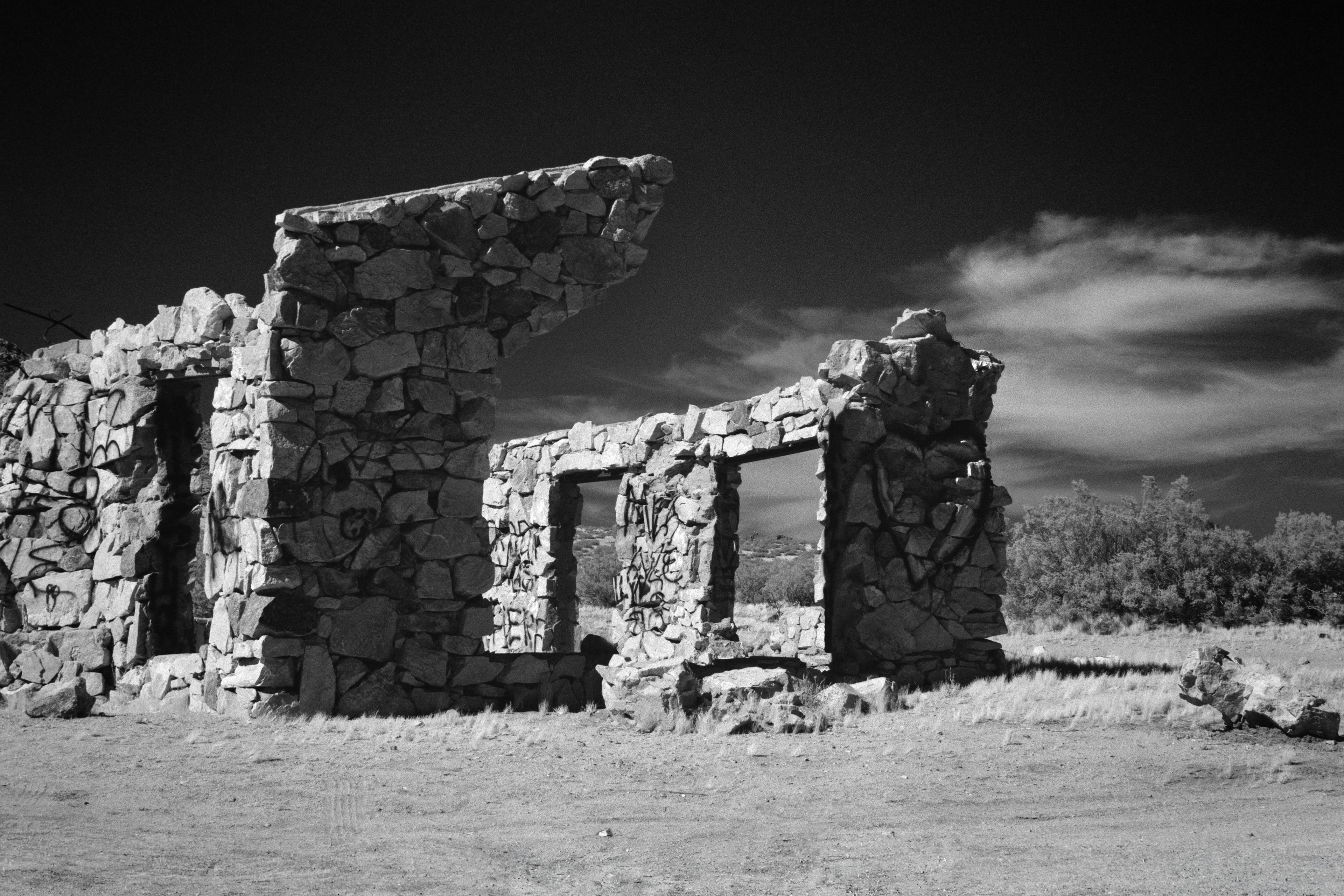 Antelope Valley, California - Nikon F4 | 50mm | f16 | 1/30 | Rollei Infrared 400