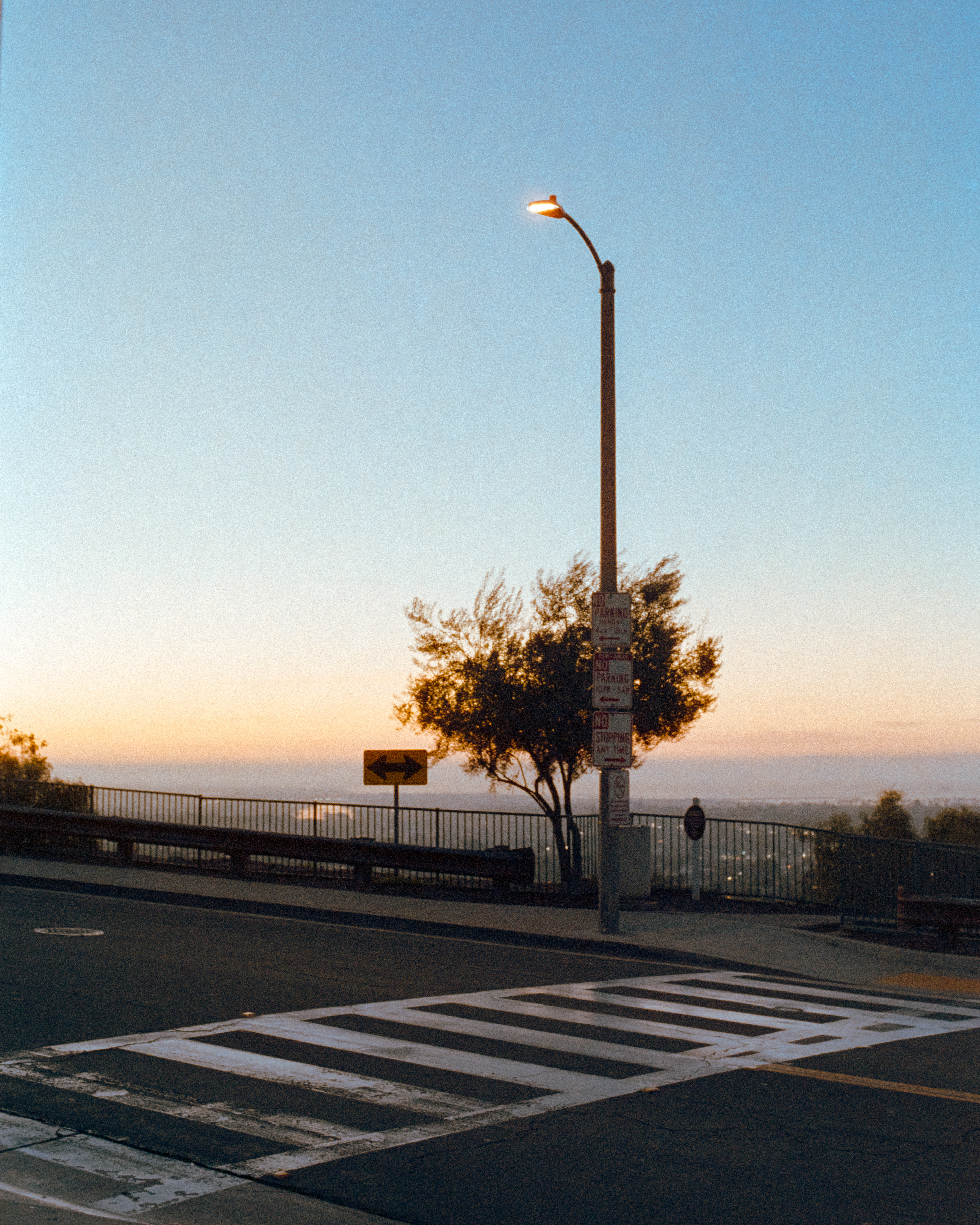 Signal Hill, California - Nikon FM | 50mm | F4 | 1/2 | Expired Kodak GC 400
