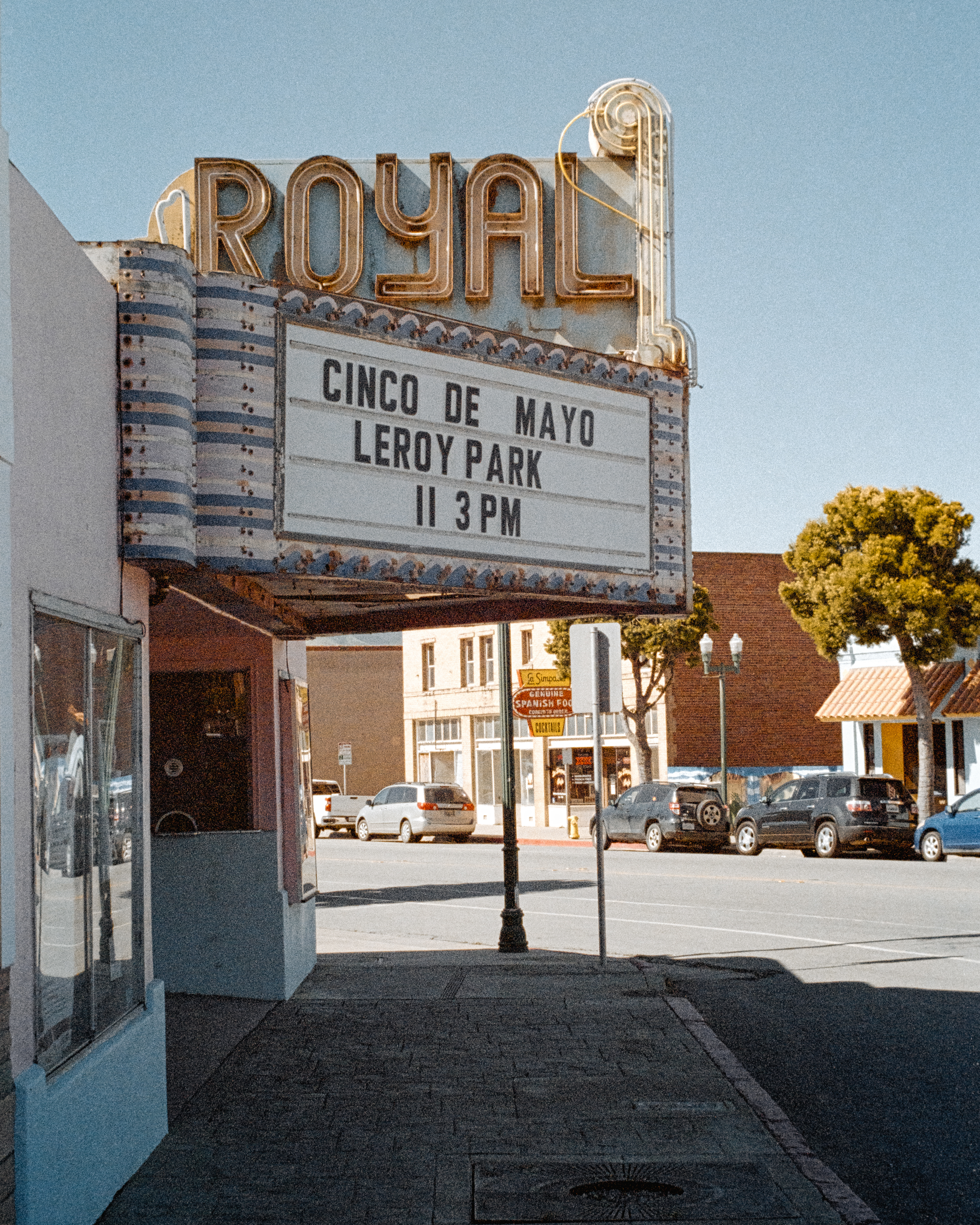 Guadalupe, California - Nikon F4 | 50mm | F8 | 1/250 | Expired Kodak GC 400