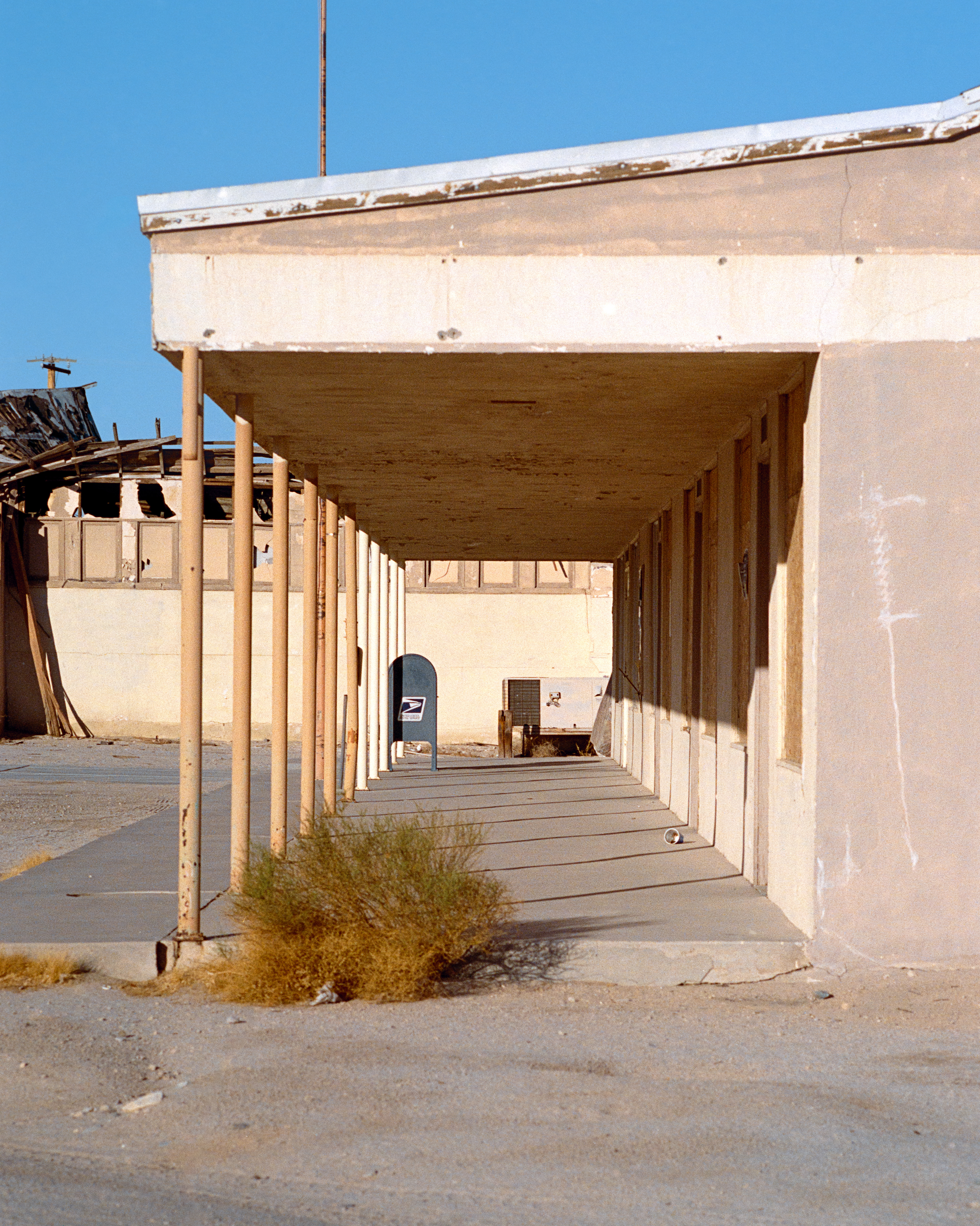 Desert Center, California - Nikon FM | 105mm | F8 | 1/1000 | Kodak Portra 400