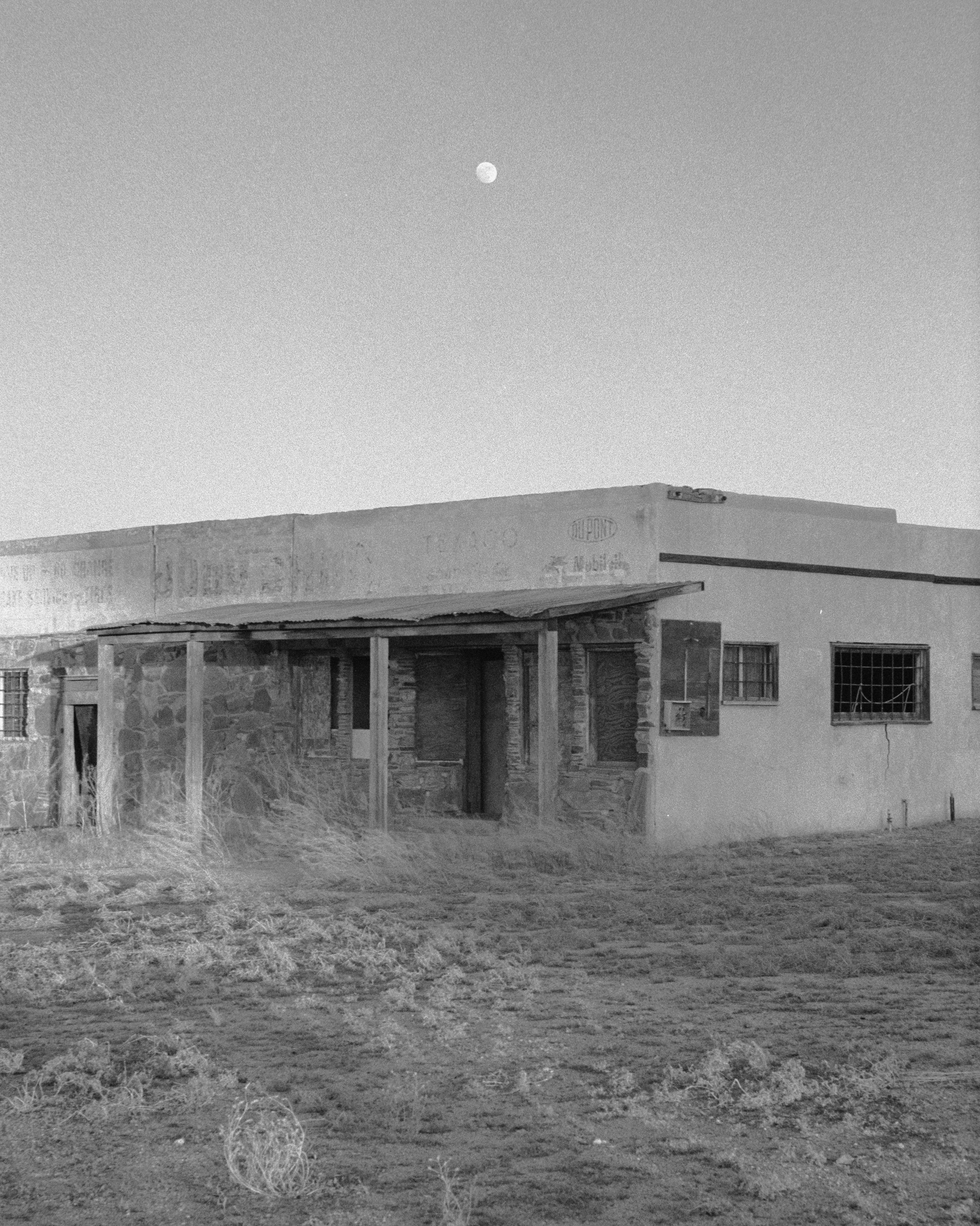 Hi Vista, California - Nikon FM | 50mm | F8 | 1/60 | Ilford HP5