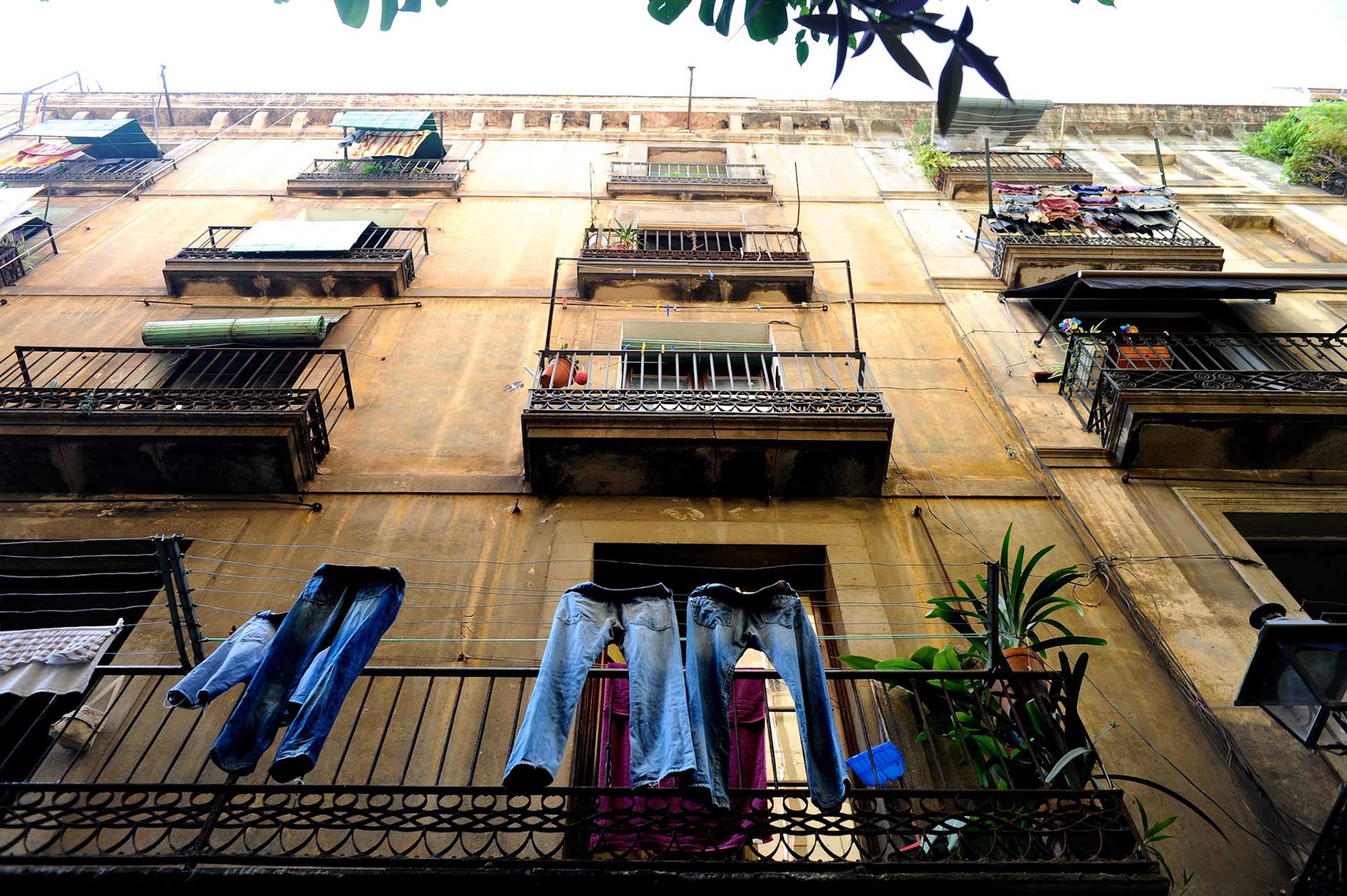 Under the balconies - Series 1/2 - Barcelona