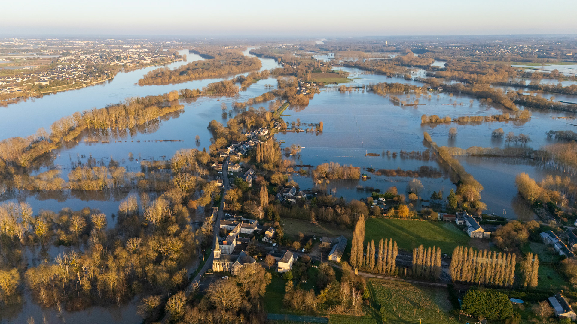 Saint-Jean-de-la-Croix under floodwaters