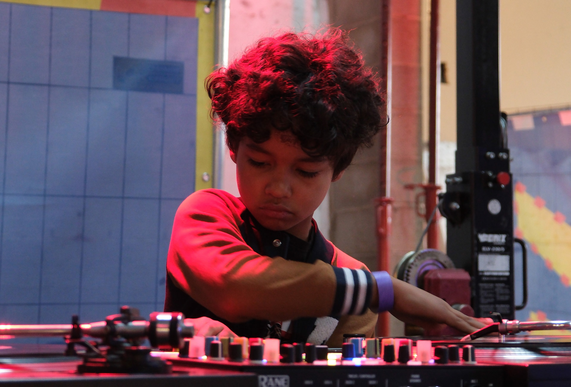 Child learning sound mixing