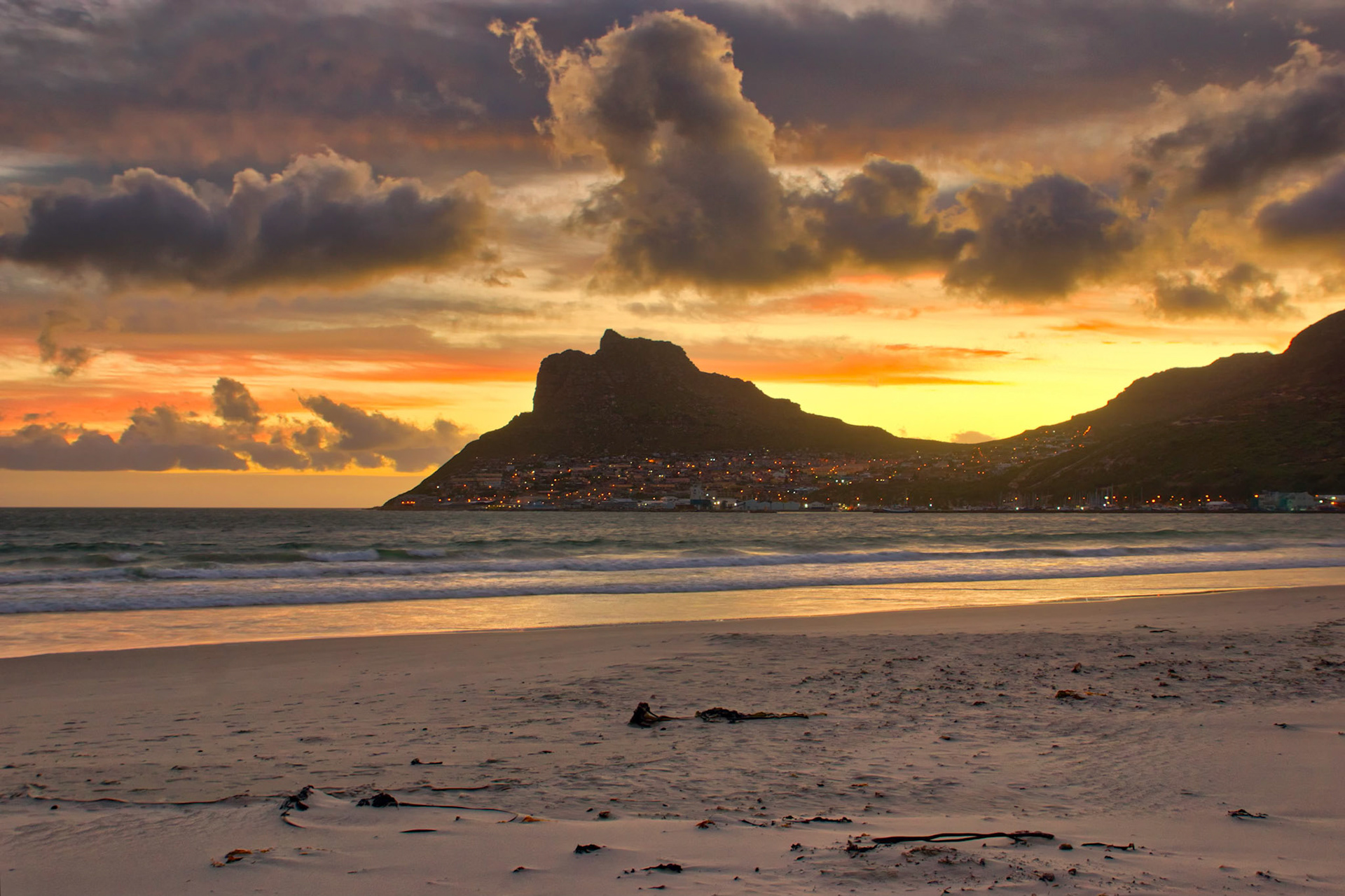 Sunset on the Beach at Hout Bay, Cape Town, South Africa (SA071)