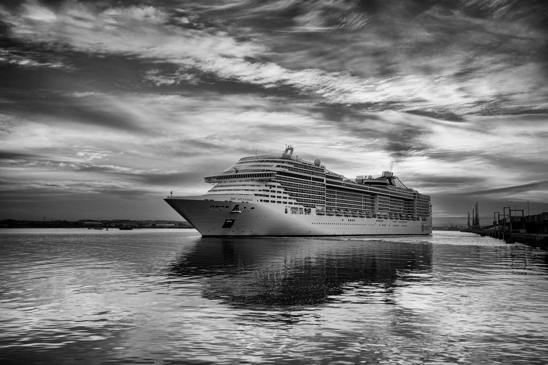 Cruise Ship Leaving Southampton, Hampshire, UK (HA017)