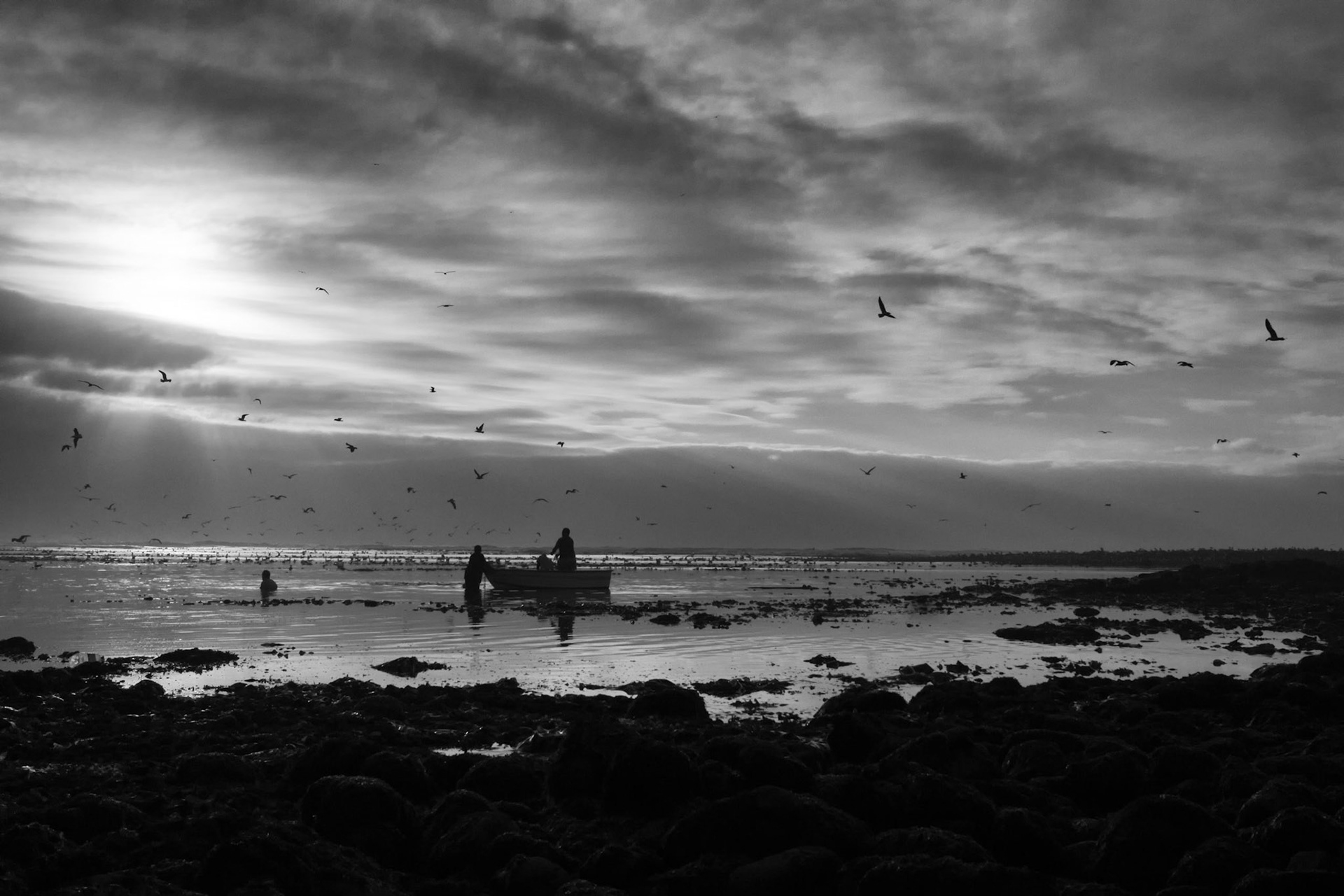 Fishermen at Kommetjie, South Africa (SA001)