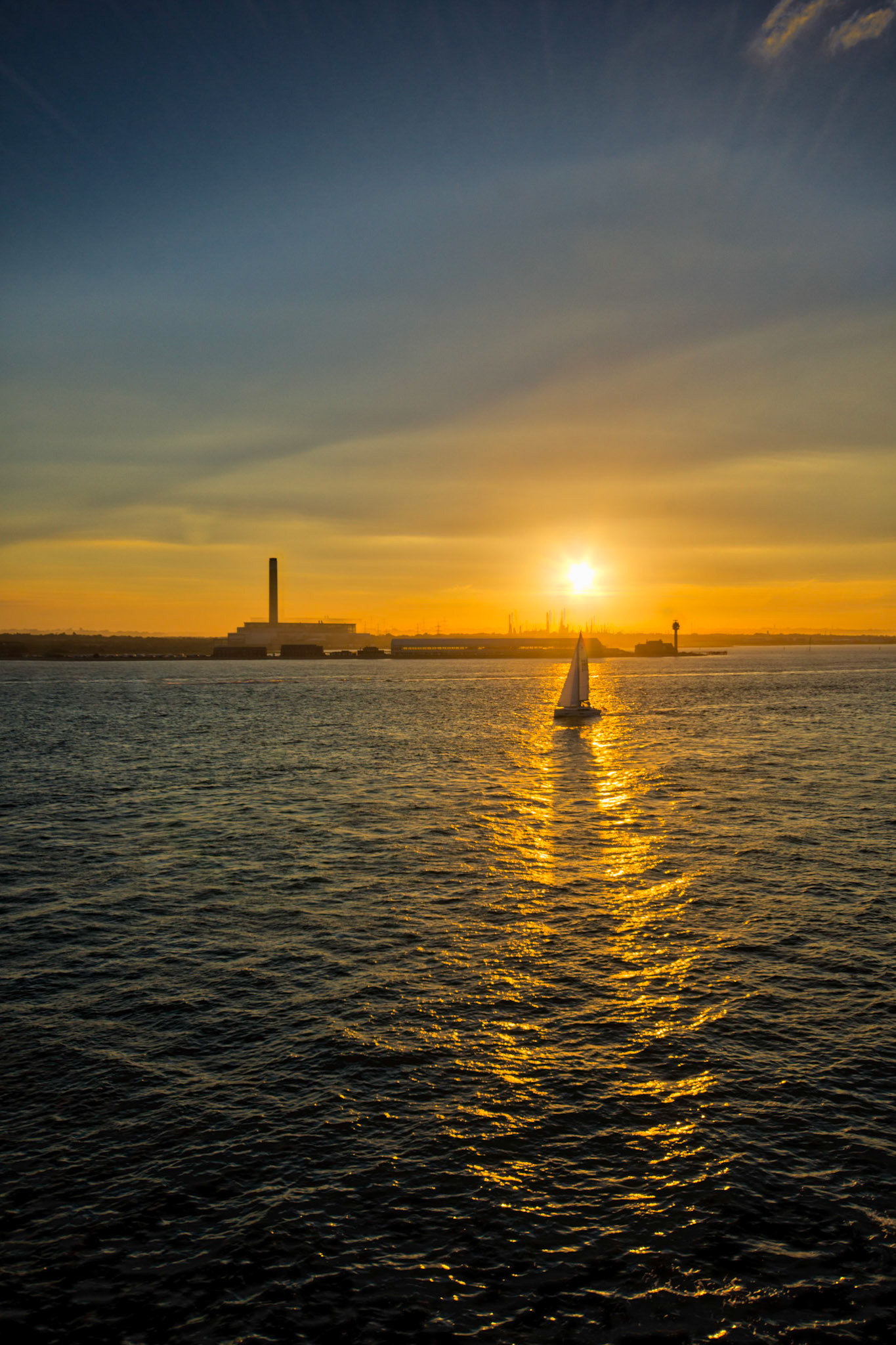 Sailing Boat near Calshot, Hampshire, UK (HA029)