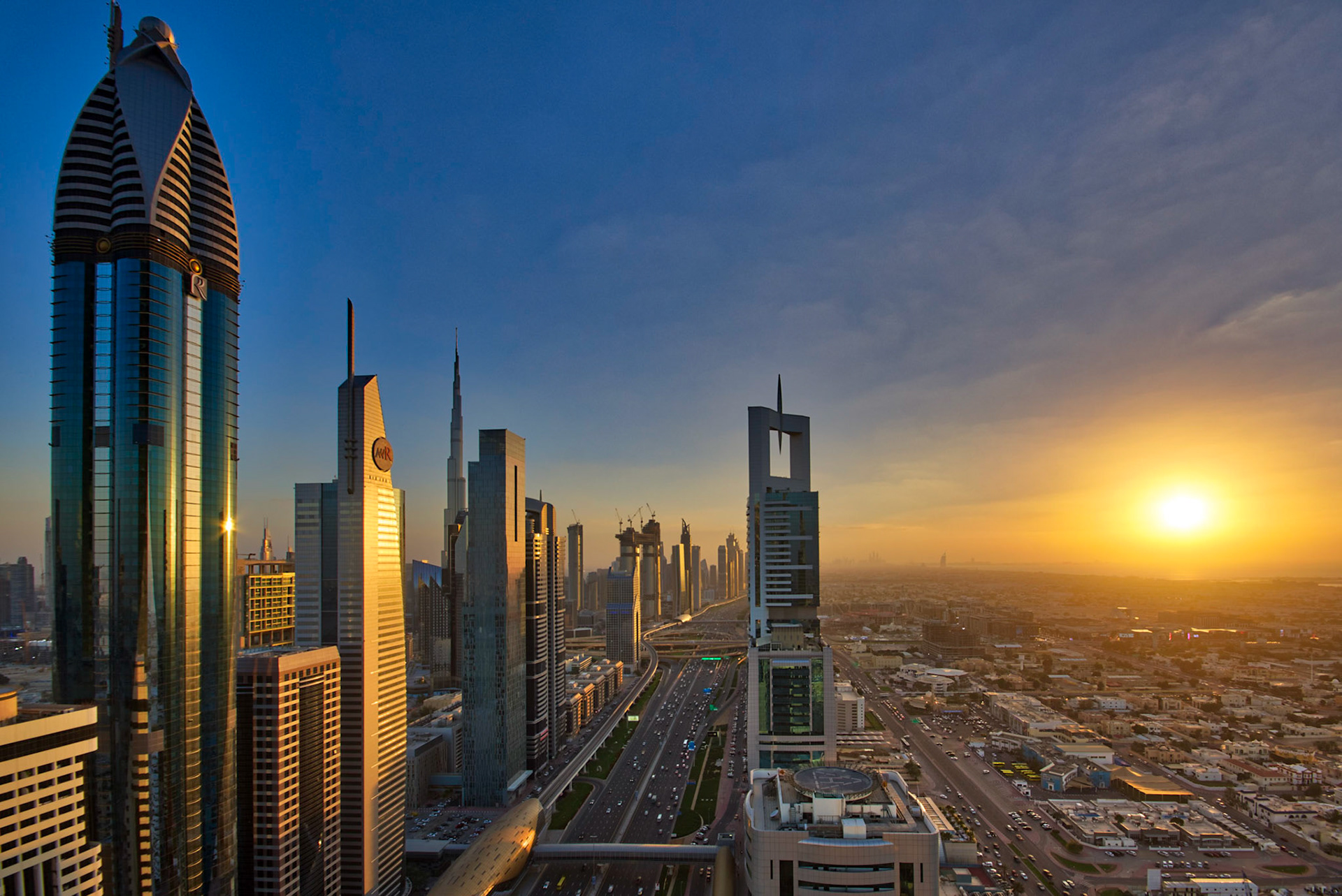 Sheikh Zayed Road and Skyline from the Level 43 Sky Lounge, Dubai (RW046)