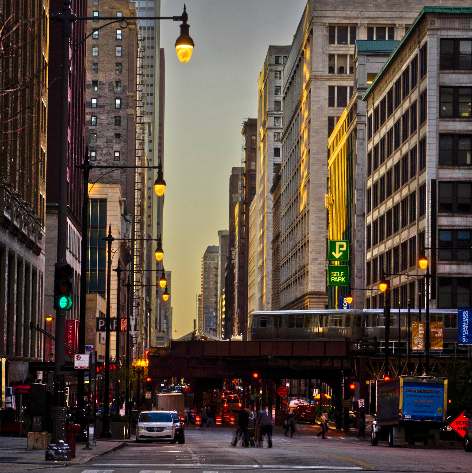 Street Scene in Downtown Chicago, USA (RW039)