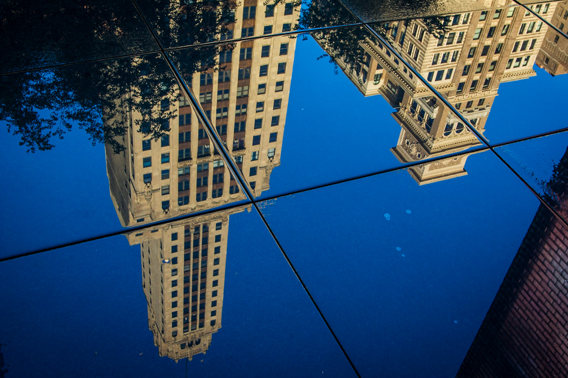 Reflections in the Rain in Chicago, USA (RW042)