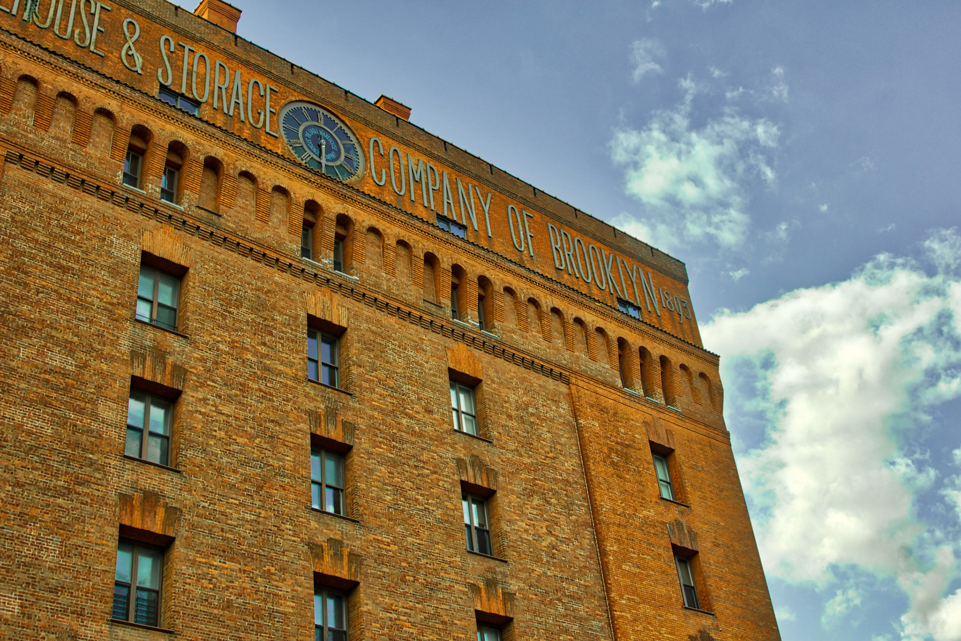 Industrial Facade in Brooklyn, New York (RW074)