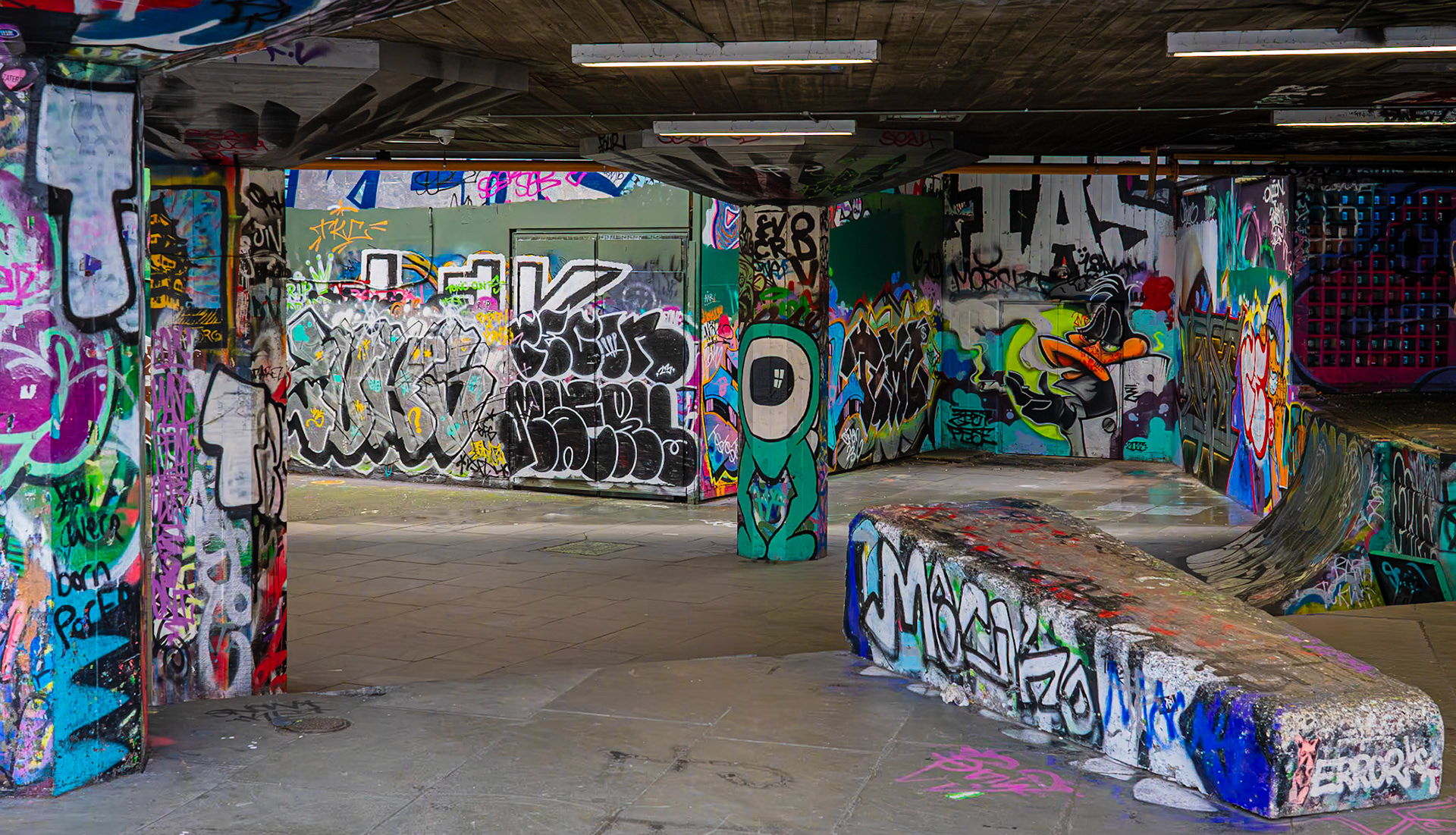 South Bank Skate Park, London, UK (UK058)