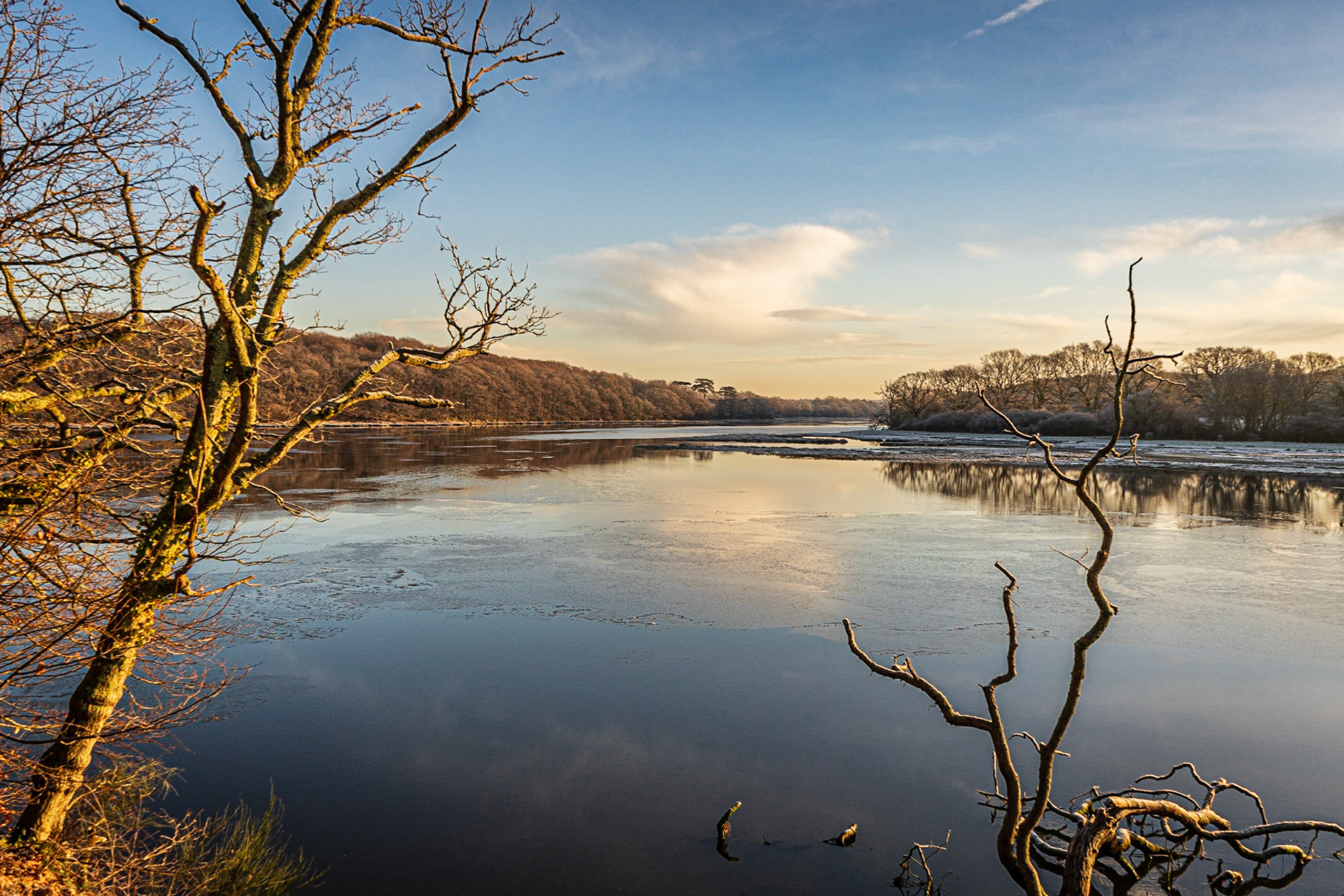 An Icy Winter Morning on the River Hamble at Manor Farm, Hampshire, UK (HA059)