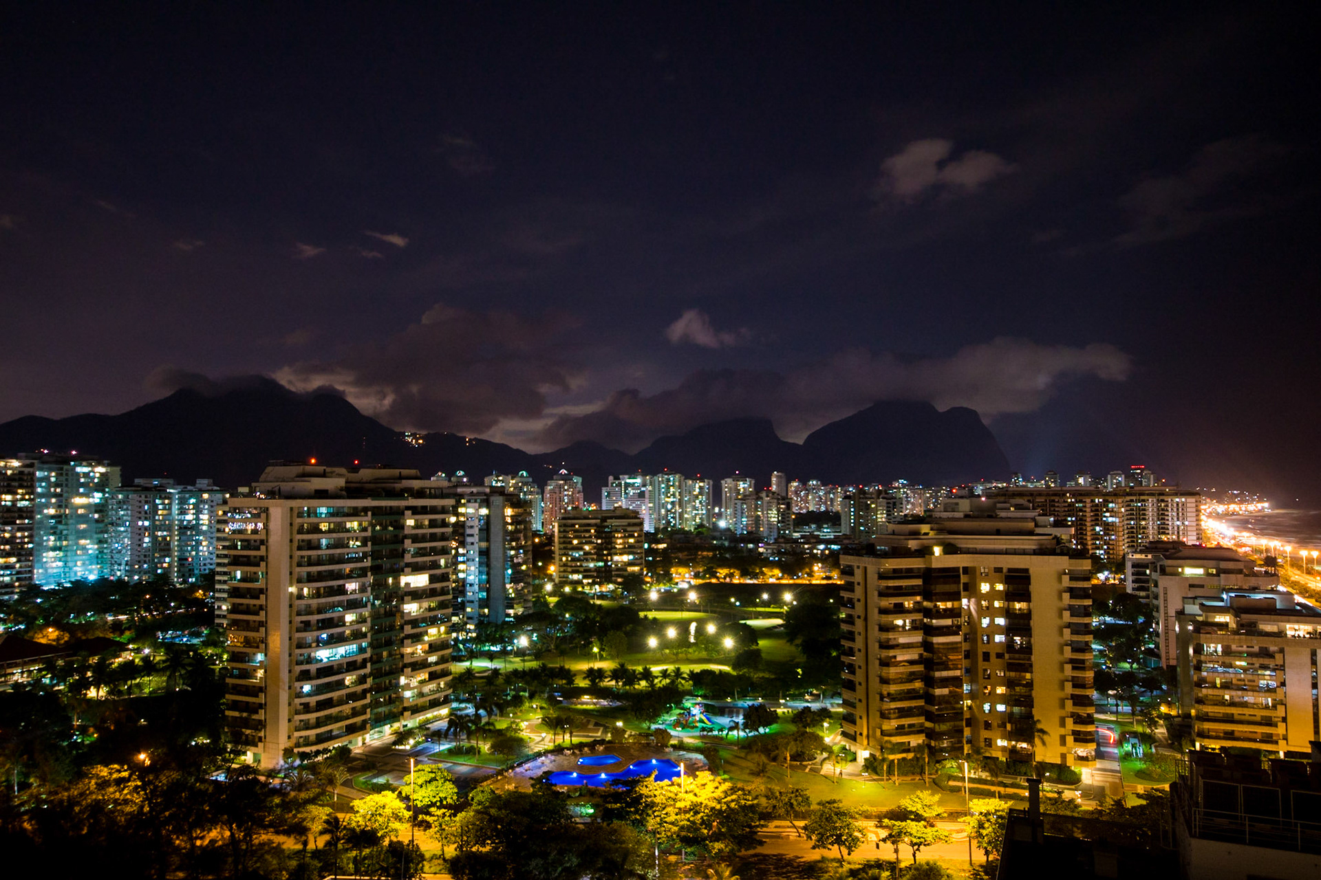 Night Scene in Rio de Janeiro, Brazil (RW062)