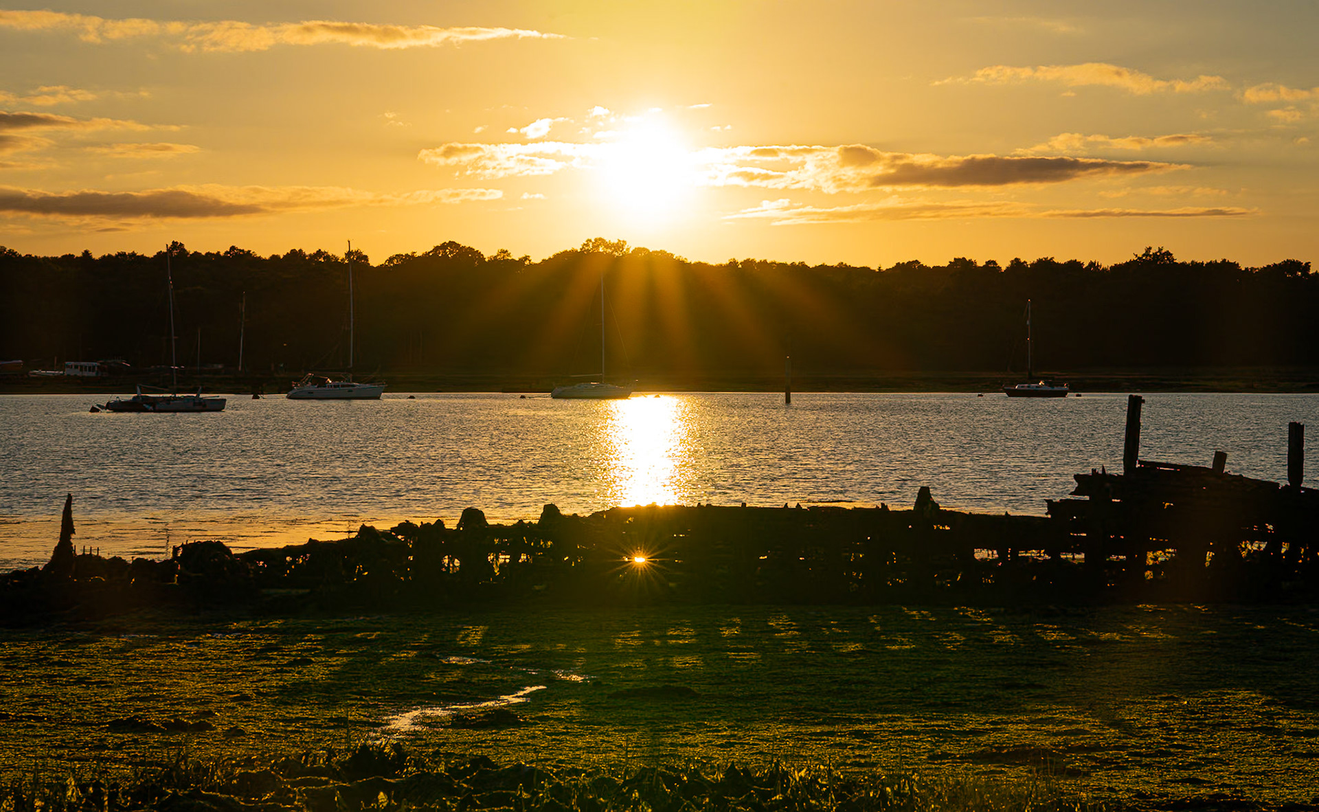 Sunset over a Shipwreck on the River Hamble, Hampshire, UK (HA077)