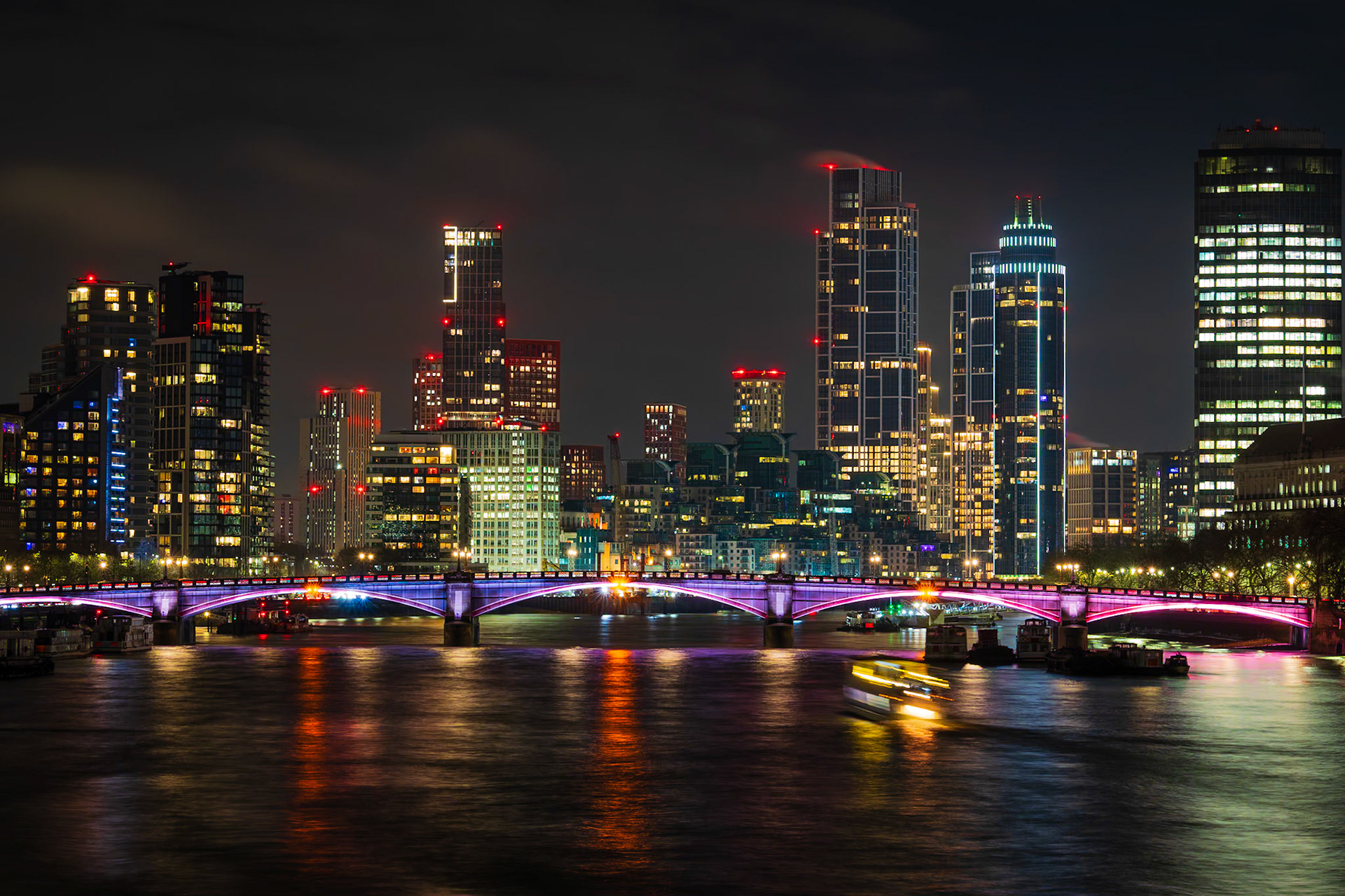 Skyline from Westminster Bridge, London, UK (UK067)